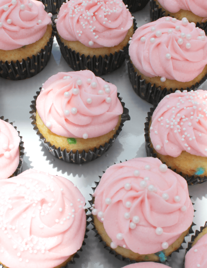 Cute summer pool party ideas from my annual pool party