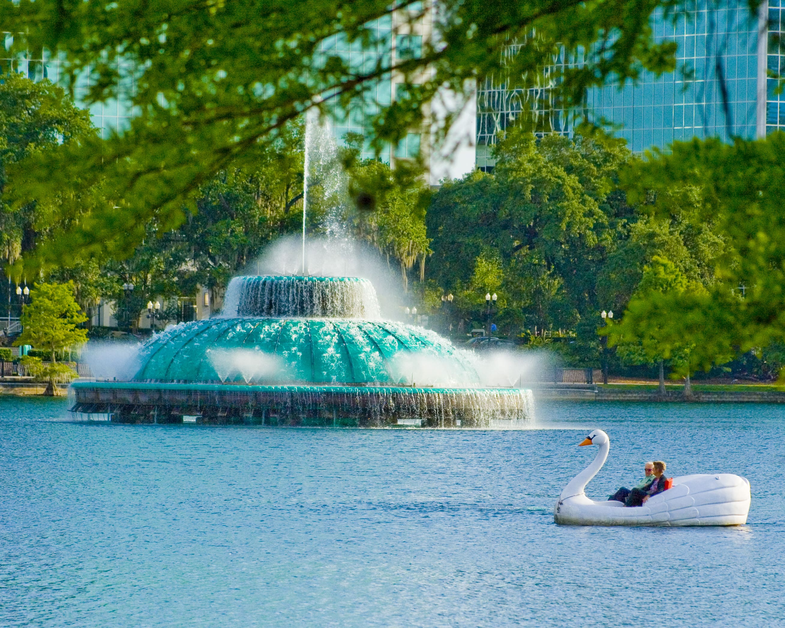 Orlando Travel Guide, Visit Orlando, Visit Florida, Stephanie Ziajka, Diary of a Debutante, Lake Eola, Lake Eola Swan Boats