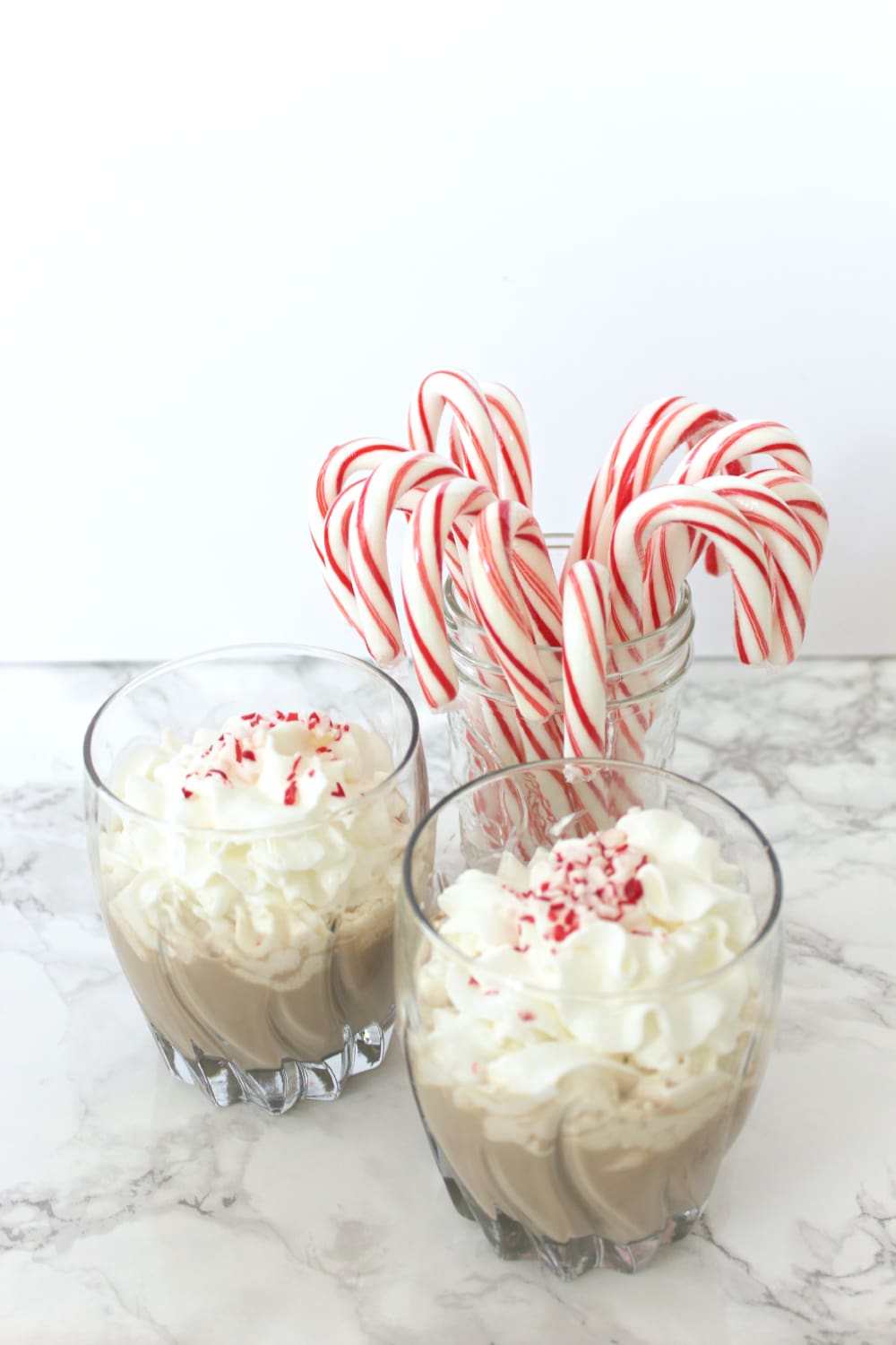 Peppermint mu cocktail recipe by blogger Stephanie Ziajka on Diary of a Debutante
