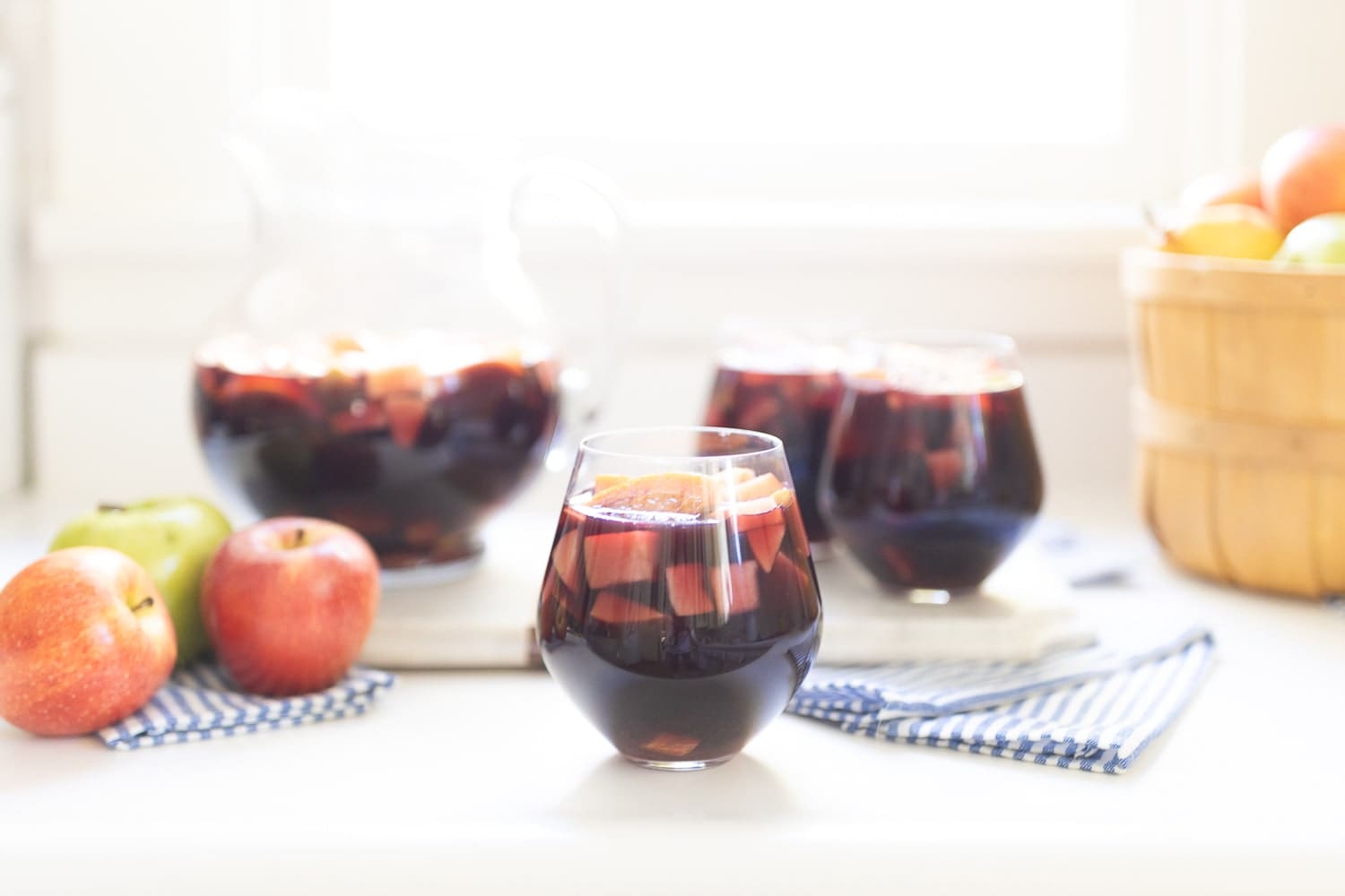 Apple cinnamon sangria recipe by blogger Stephanie Ziajka on Diary of a Debutante