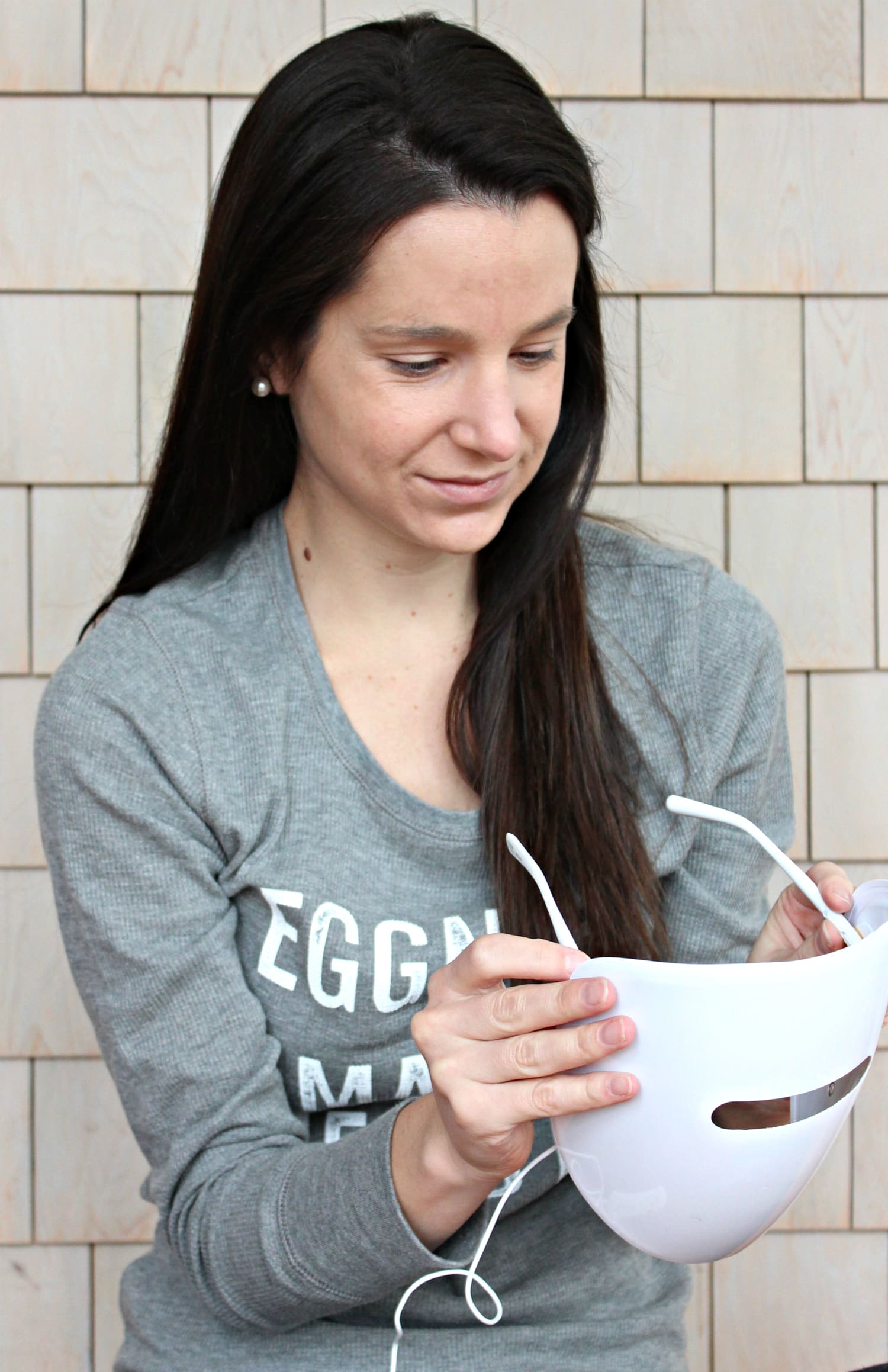 Testing out the power of light therapy to treat breakouts with the new Neutrogena Light Therapy Acne Mask