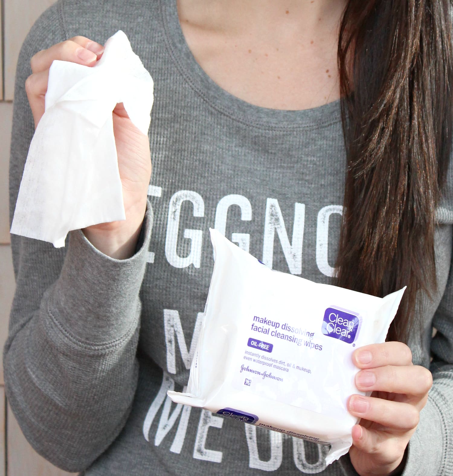 Testing out the power of light therapy to treat breakouts with the new Neutrogena Light Therapy Acne Mask