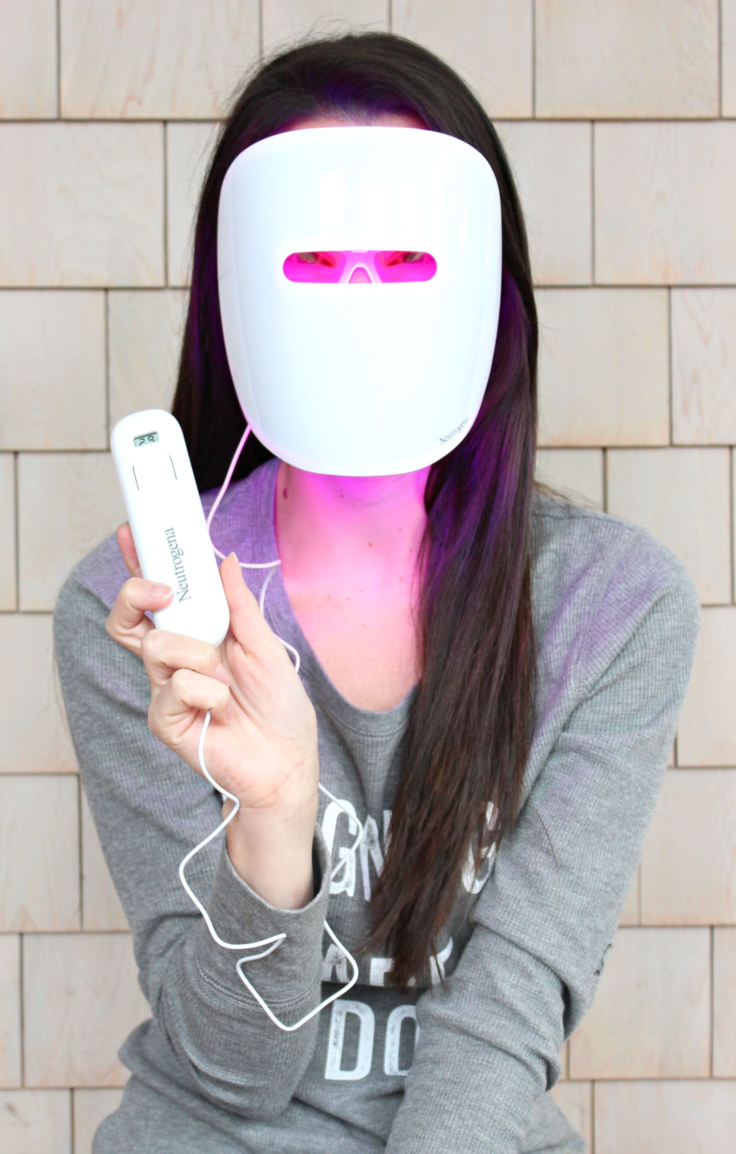 Testing out the power of light therapy to treat breakouts with the new Neutrogena Light Therapy Acne Mask