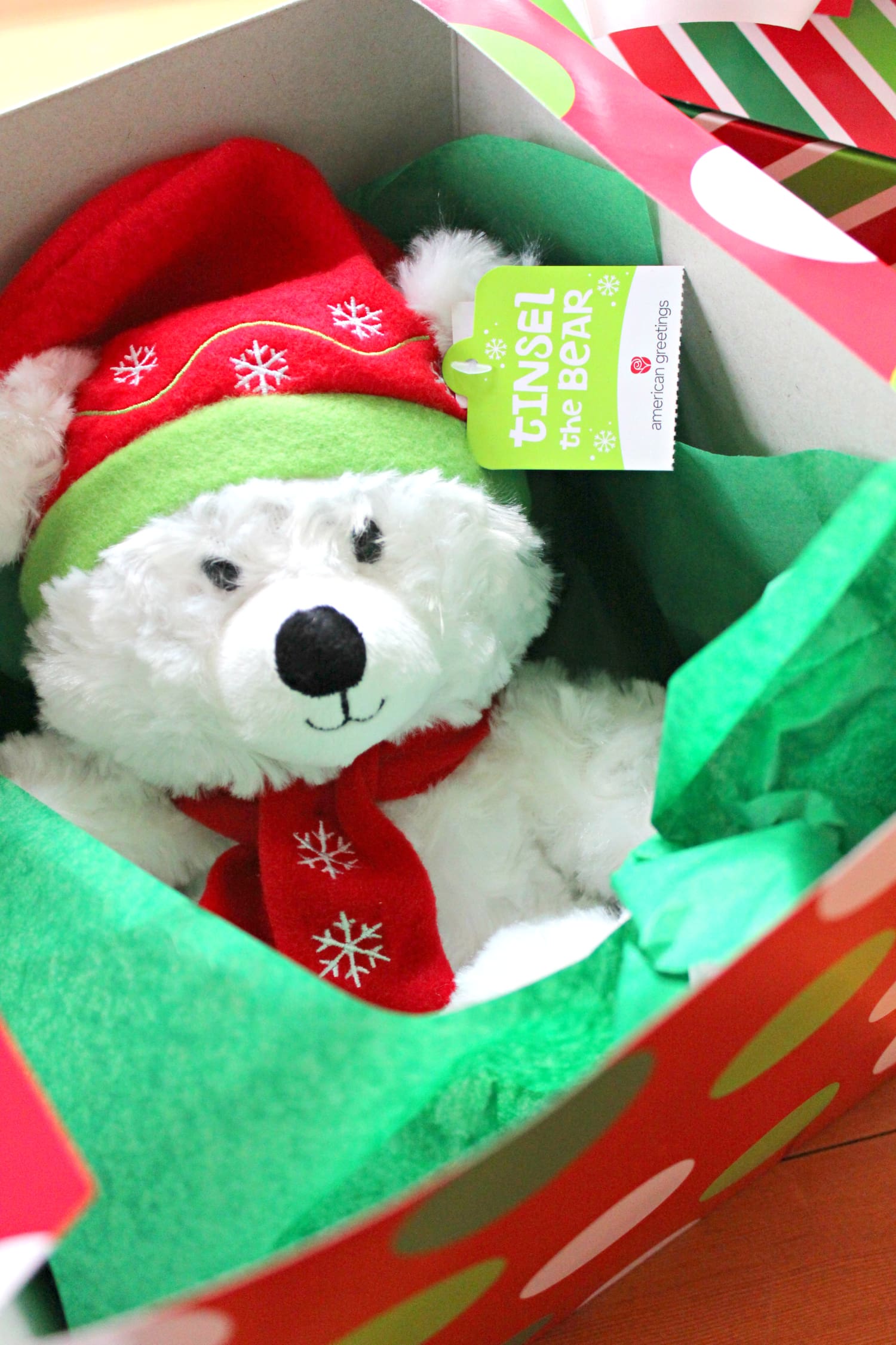 Quick and easy gift wrapping ideas from American Greetings