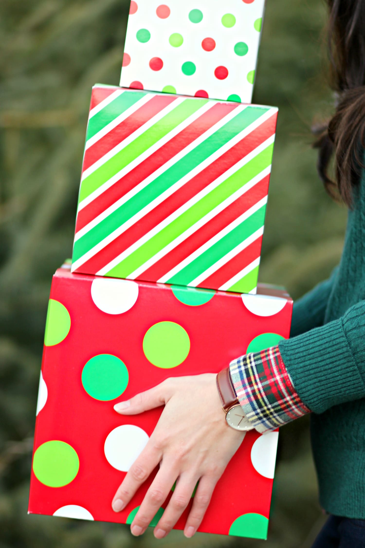 Quick and easy gift wrapping ideas from American Greetings