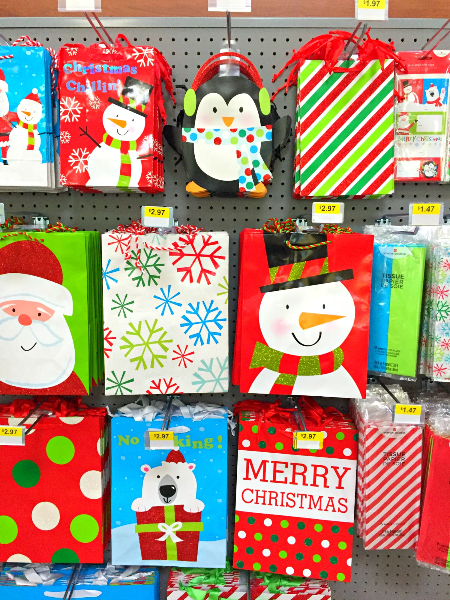 Quick and easy gift wrapping ideas from American Greetings
