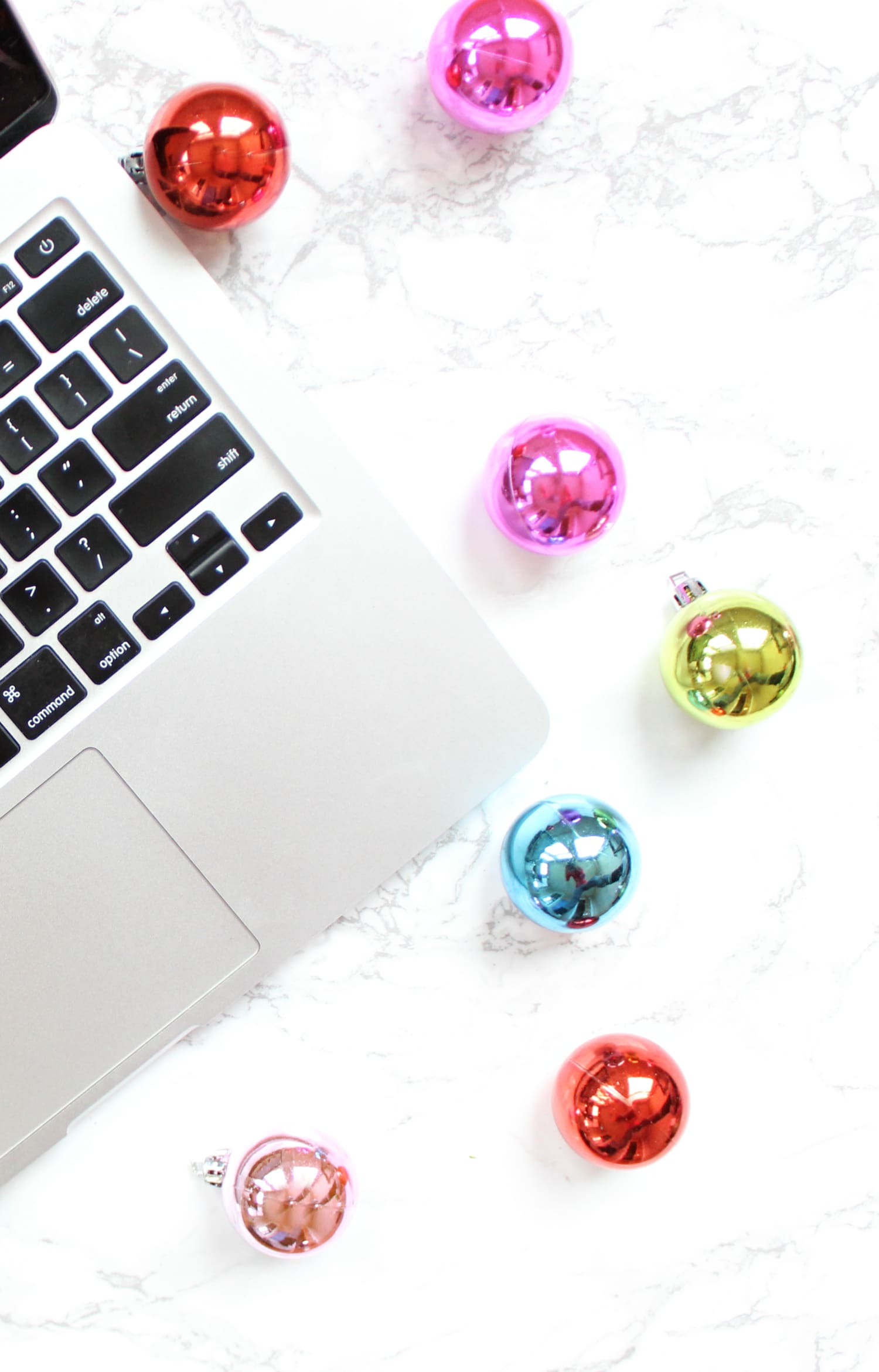 A subscription to MyYogaWorks is the perfect Christmas gift idea for working moms!