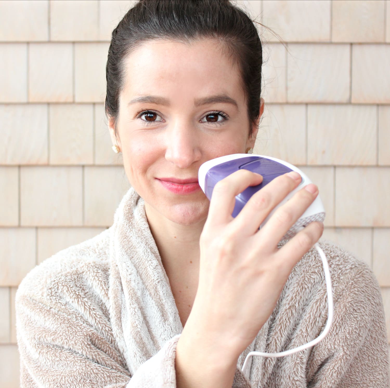Beauty blogger Stephanie Ziajka shows how to use the Silk'n Flash & Go Express hair removal device on Diary of a Debutante