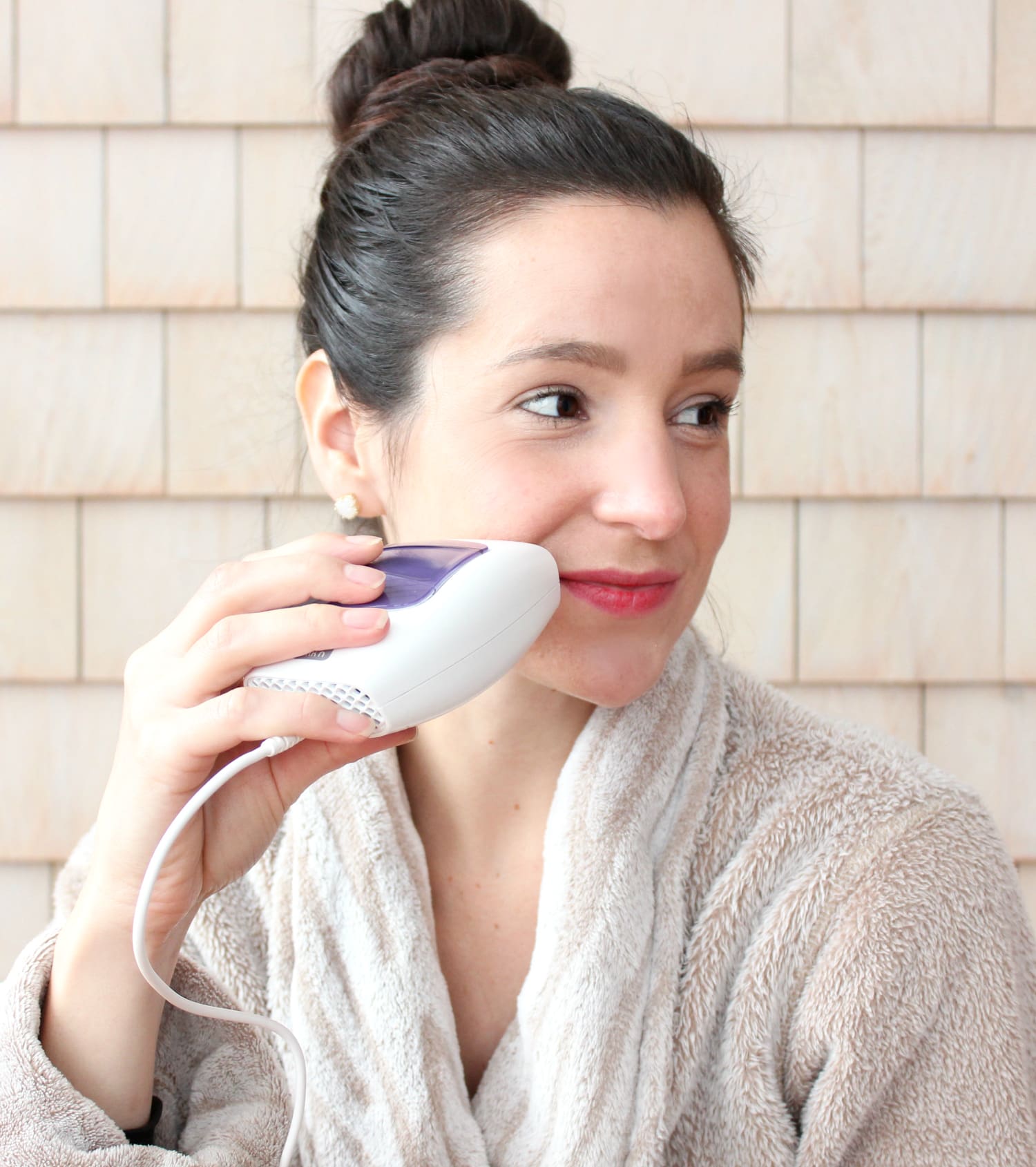 Beauty blogger Stephanie Ziajka shows how to use the Silkn Flash and Go Express hair removal device on Diary of a Debutante