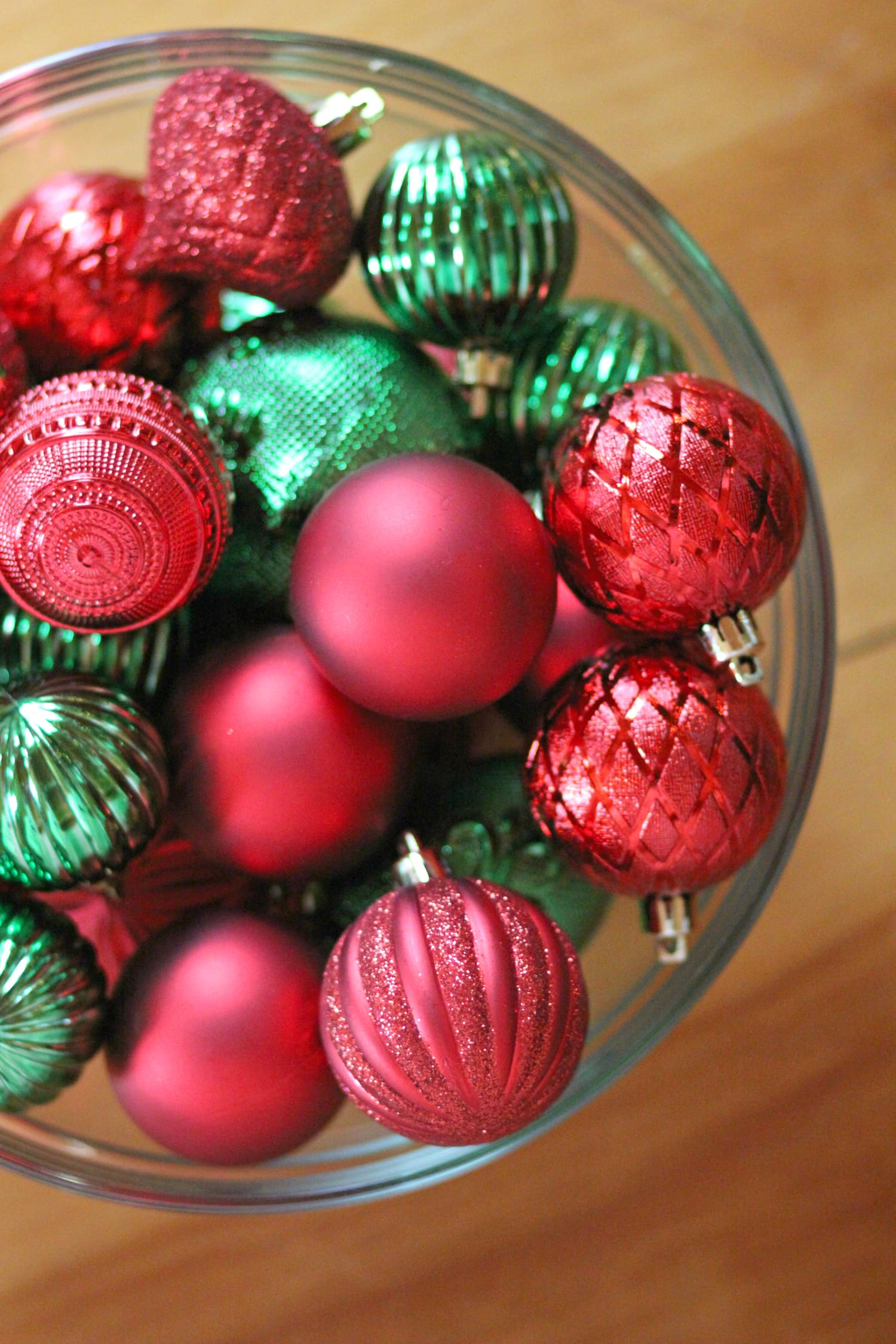 Tips for affordable country Christmas decor