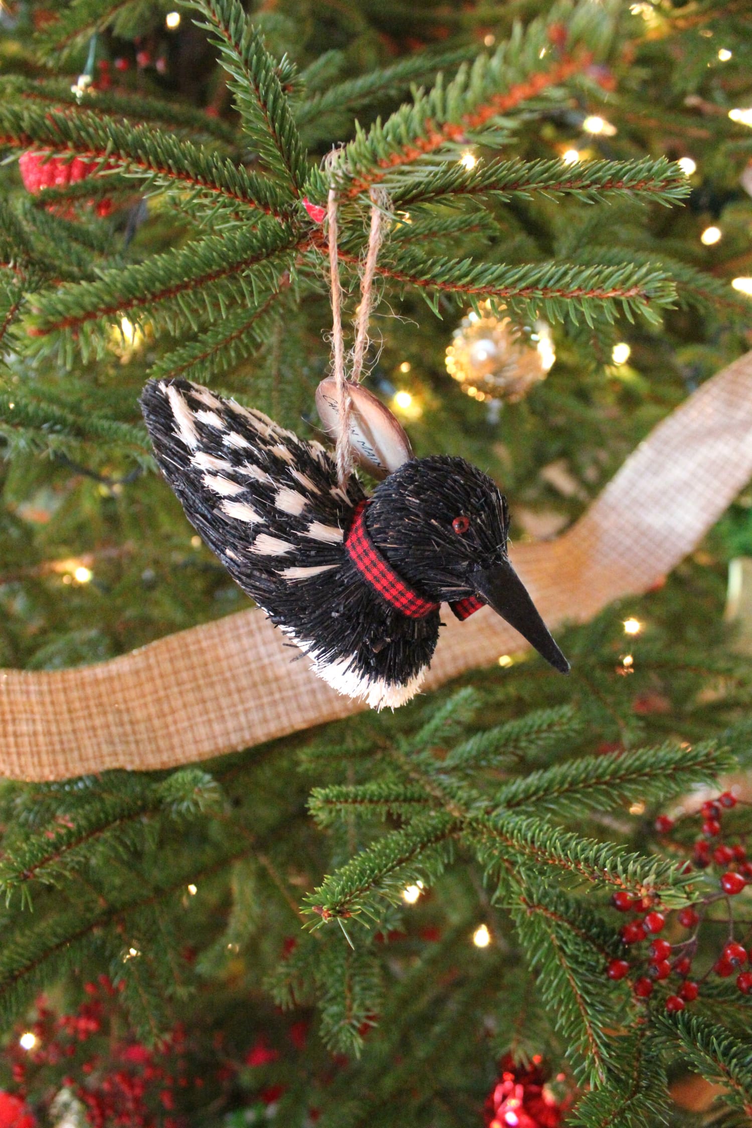 Tips for affordable country Christmas decor
