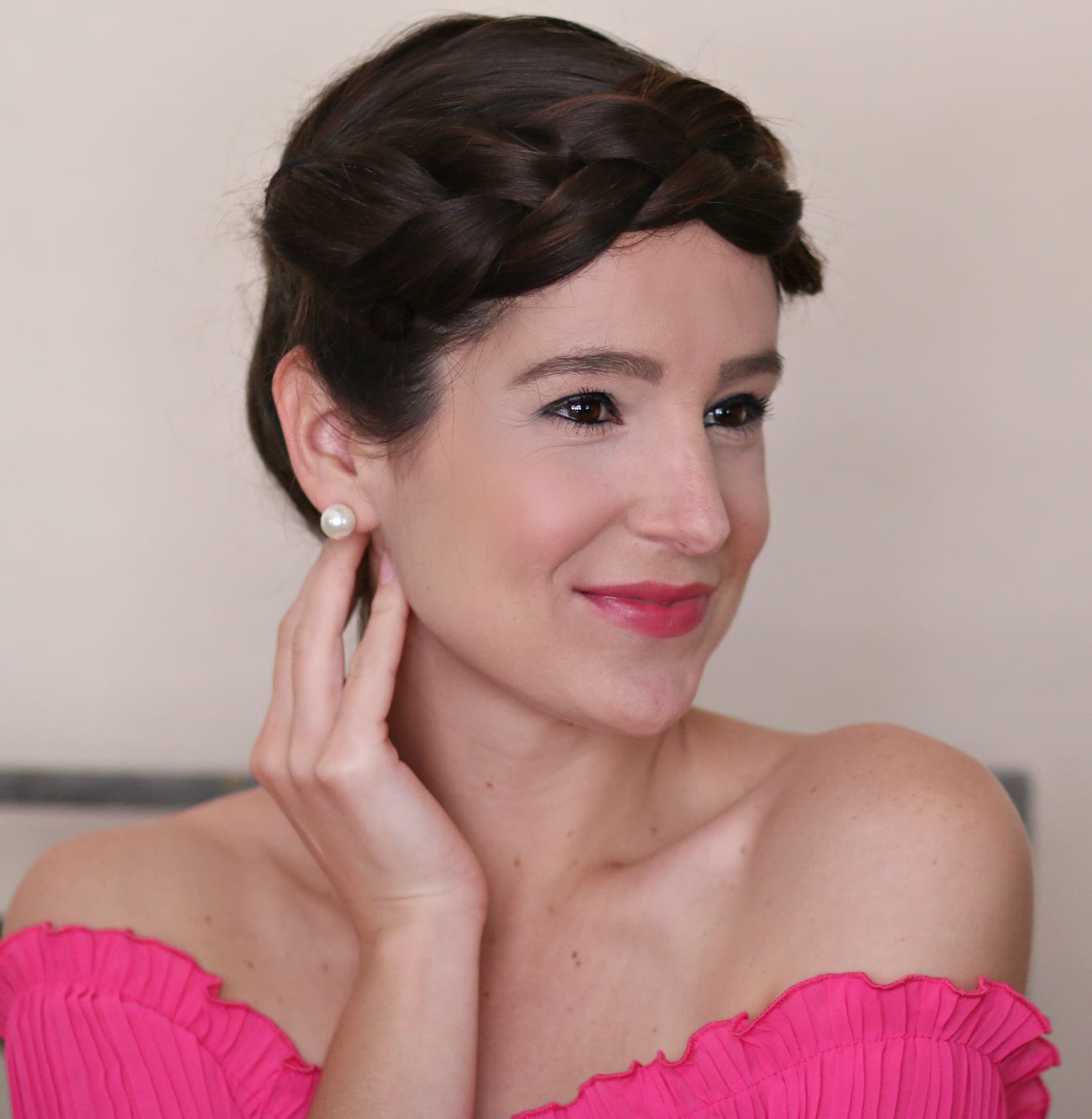 2 easy braided hairstyles for medium hair that take 5 minutes or less