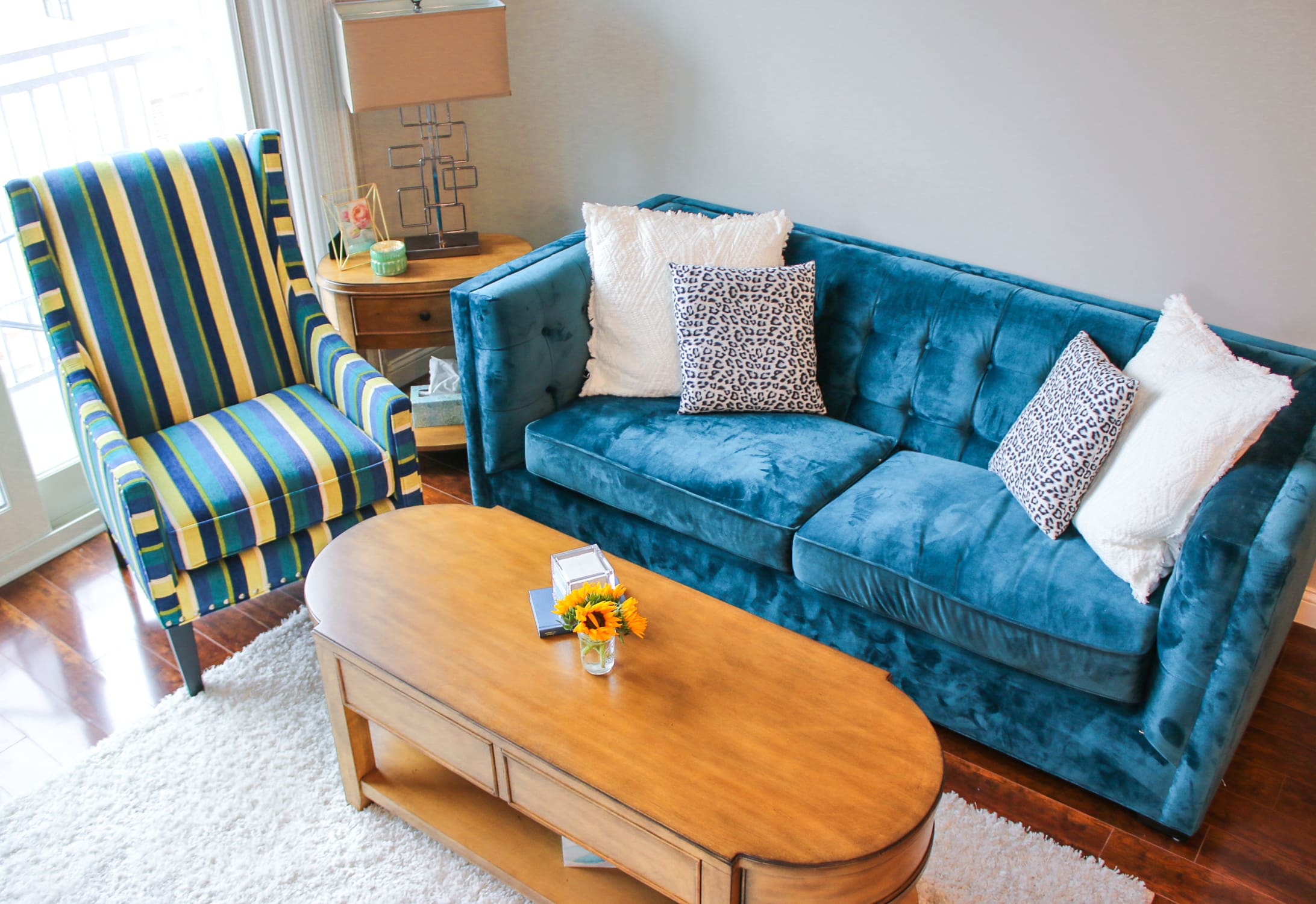 Columbia Apartment Tour: How to Decorate and Furnish a Temporary Apartment on a Budget by southern lifestyle blogger Stephanie Ziajka from Diary of a Debutante