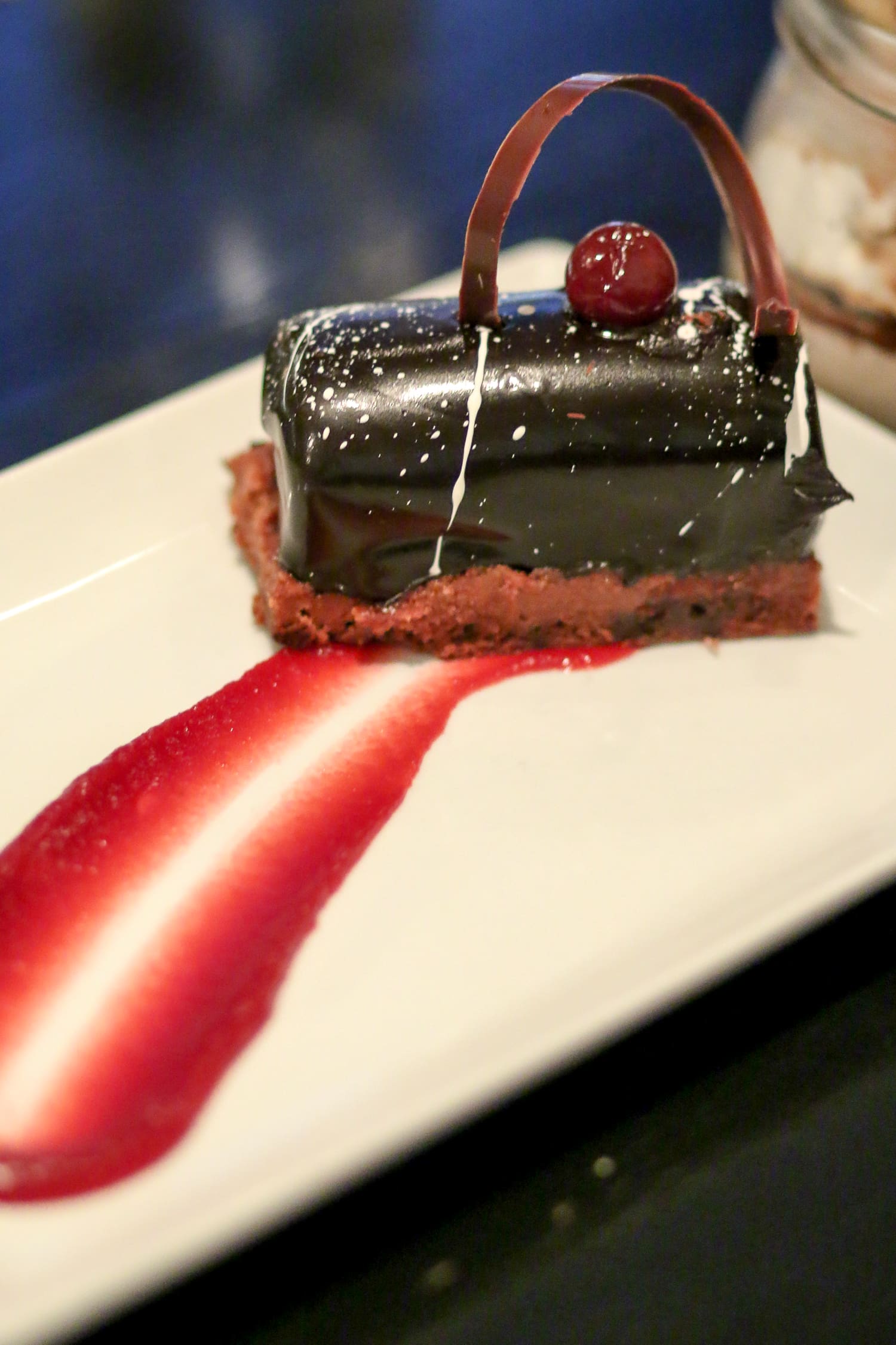 Looking for fun things to do in St Louis? This Gateway City weekend travel guide lists the best things to do (most of which are free), the best place to stay, and the best places to eat in the Gateway to the West!