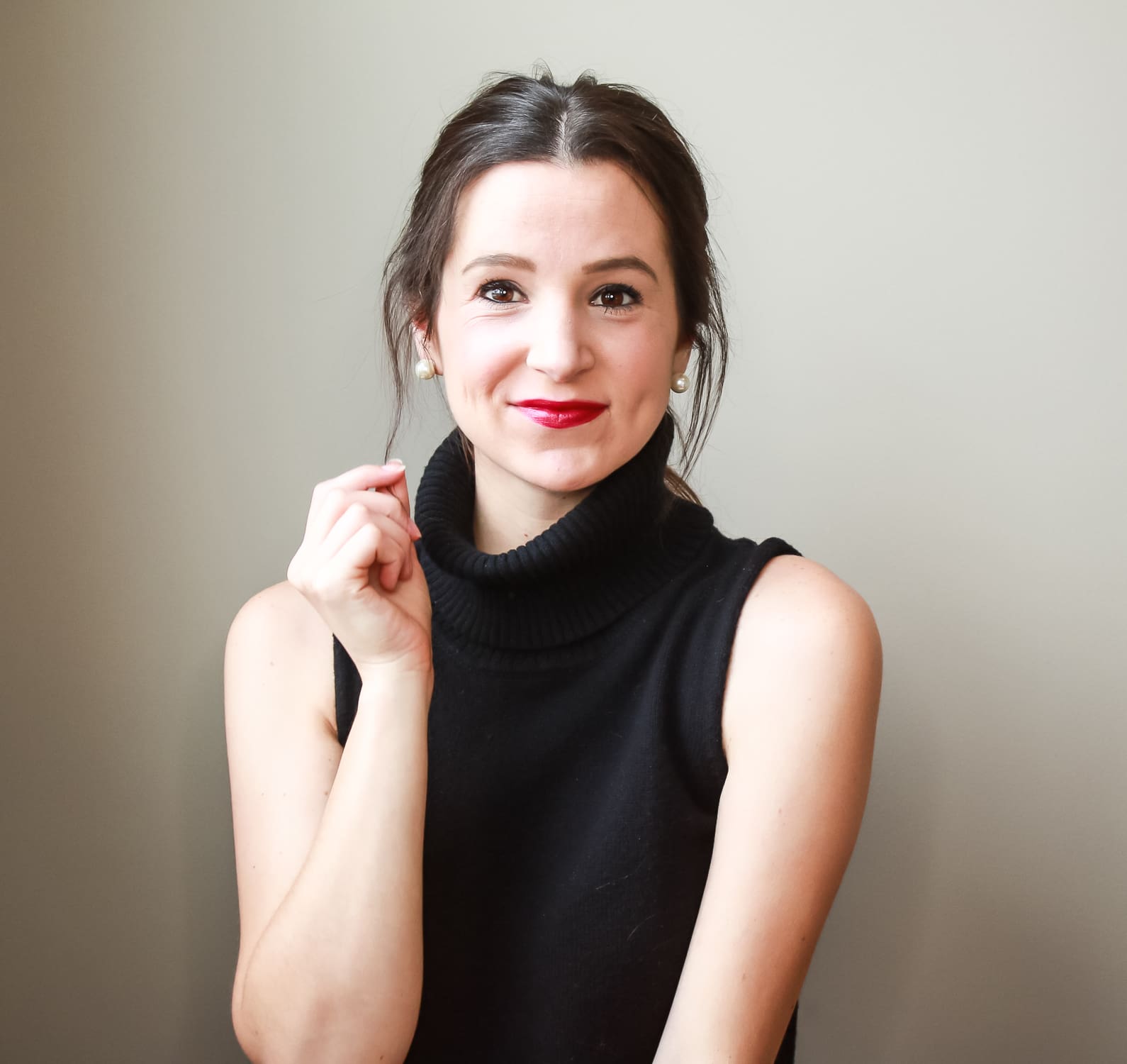 5-minute low messy ponytail hair tutorial by southern blogger Stephanie Ziajka from Diary of a Debutante