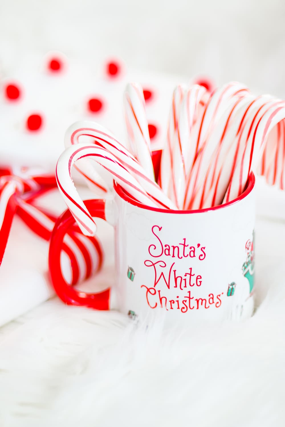 10 best Christmas movies of all time by blogger Stephanie Ziajka from Diary of a Debutante | Barnie's Santa's White Christmas Coffee Blend 10 best Christmas movies of all time by blogger Stephanie Ziajka from Diary of a Debutante | Barnie's Santa's White Christmas Coffee Blend