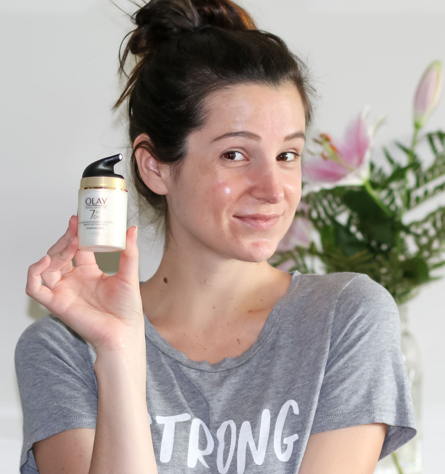 What happened when I used Olay Total Effects Moisturizer with SPF 15 & Olay Eyes Deep Hydrating Eye Gel for 28 days in place of my go-to moisturizer and eye cream | Olay 28 Day Challenge | Best Olay moisturizer with sunscreen for fast results | Best Olay products | I took the Olay 28-Day Challenge (And Here's What Happened) by southern blogger Stephanie Ziajka from Diary of a Debutante