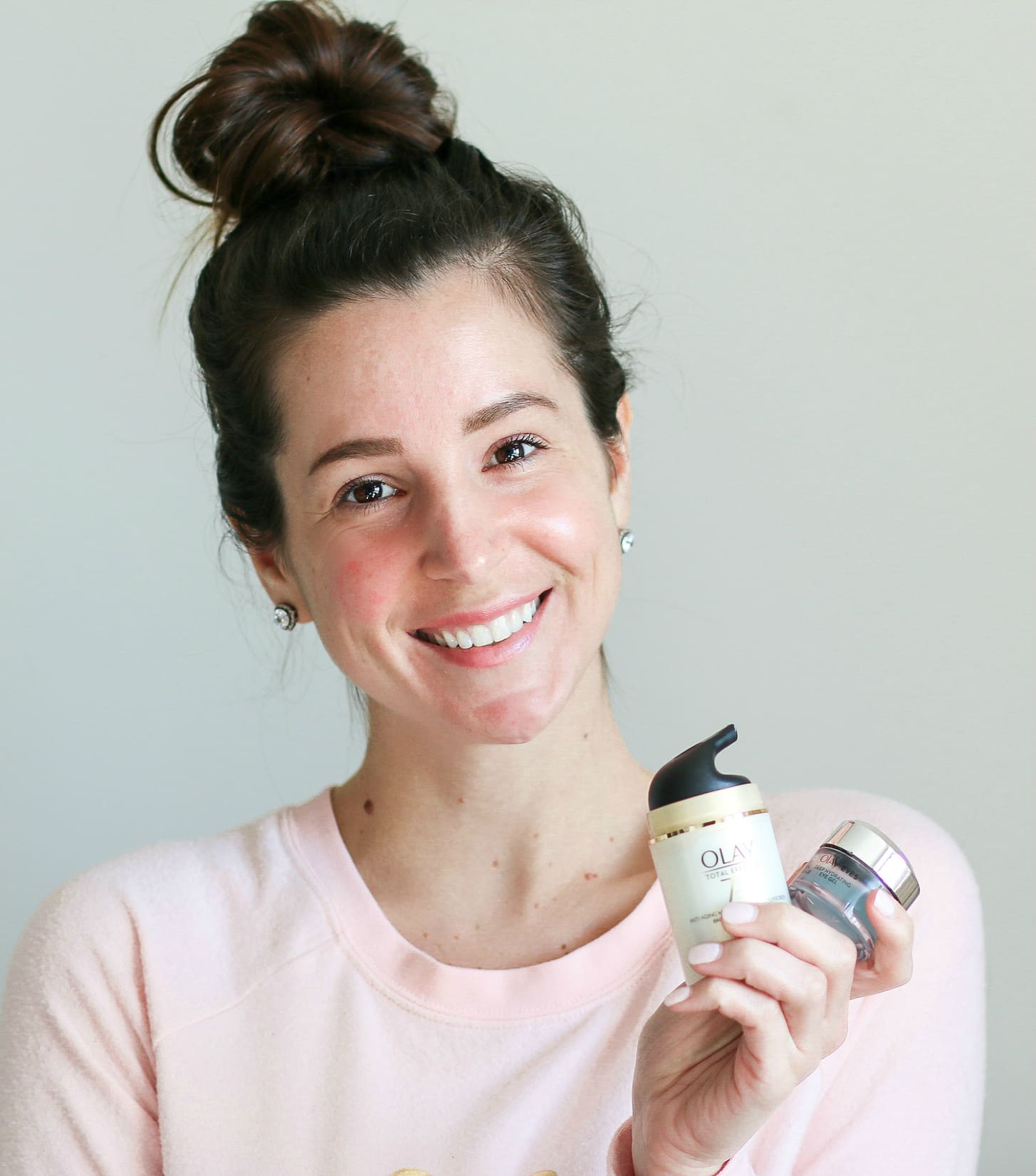 What happened when I used Olay Total Effects Moisturizer with SPF 15 & Olay Eyes Deep Hydrating Eye Gel for 28 days in place of my go-to moisturizer and eye cream | Olay 28 Day Challenge | Best Olay moisturizer with sunscreen for fast results | Best Olay products | I took the Olay 28-Day Challenge (And Here's What Happened) by southern blogger Stephanie Ziajka from Diary of a Debutante