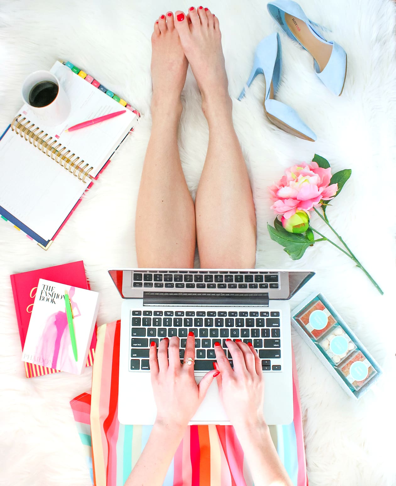 3 things successful people do in the morning, an easy morning routine for moms, young professionals, and students by entrepreneur Stephanie Ziajka from the southern lifestyle blog Diary of a Debutante