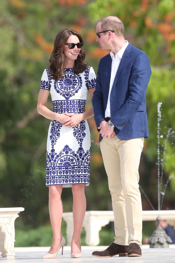 Dress Like Kate Middleton: An Affordable Taj Mahal Dress Replica for Your Spring Wardrobe by southern fashion blogger Stephanie Ziajka from Diary of a Debutante, Affordable Kate Middleton Taj Mahal Dress Replica, Naeem Khan Taj Mahal dress, Shein porcelain print pencil dress with M. Gemi The Cammeo tan patent leather pumps and a stone GiGi New York Uber clutch