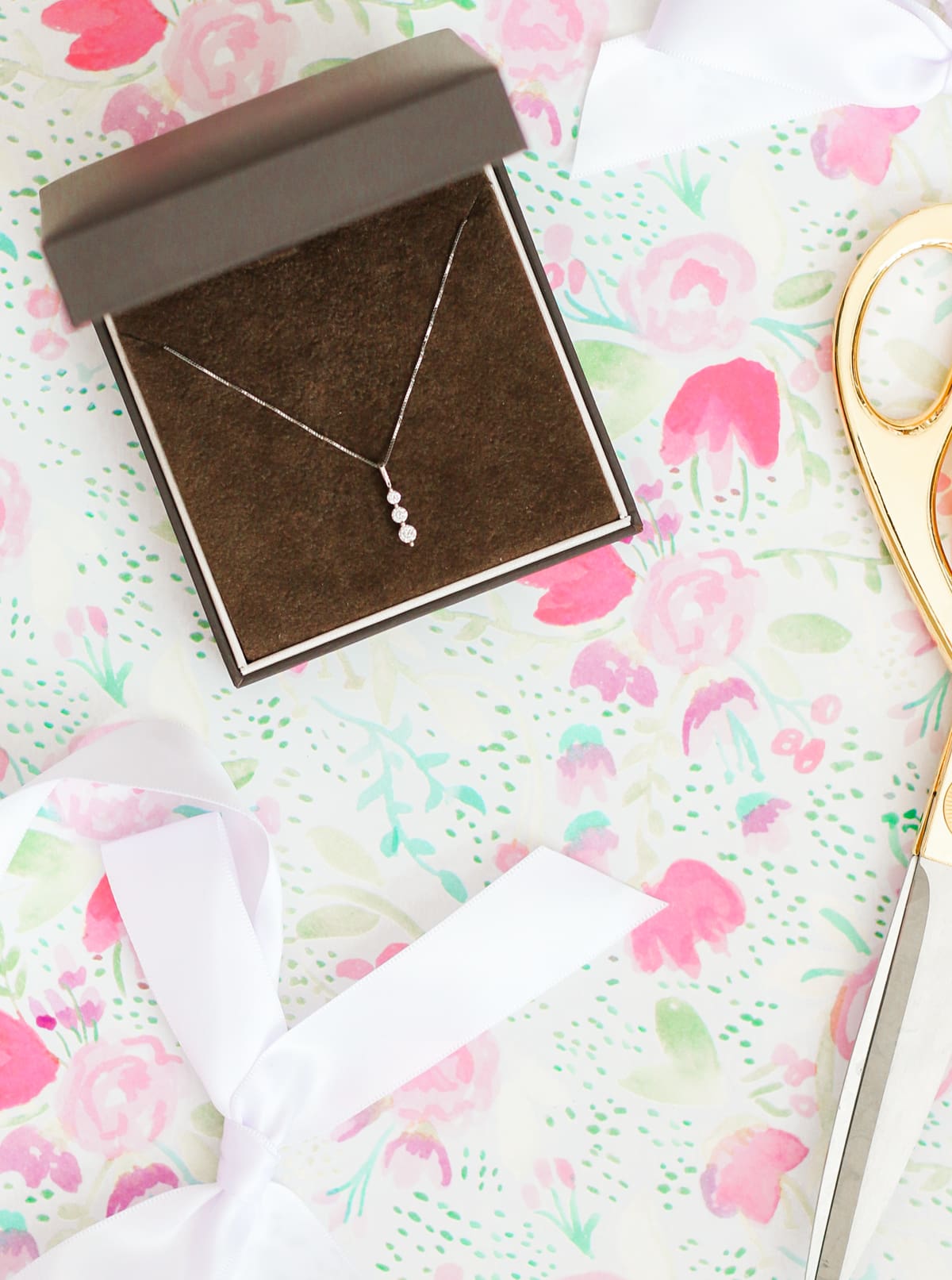 jewelry ideas for mom, Timeless Moments: How to Celebrate Mom on Mother's Day by southern blogger Stephanie Ziajka from Diary of a Debutante, gift for Mother's Day, Jared The Galleria Of Jewelry review, Jared white gold round diamond necklace