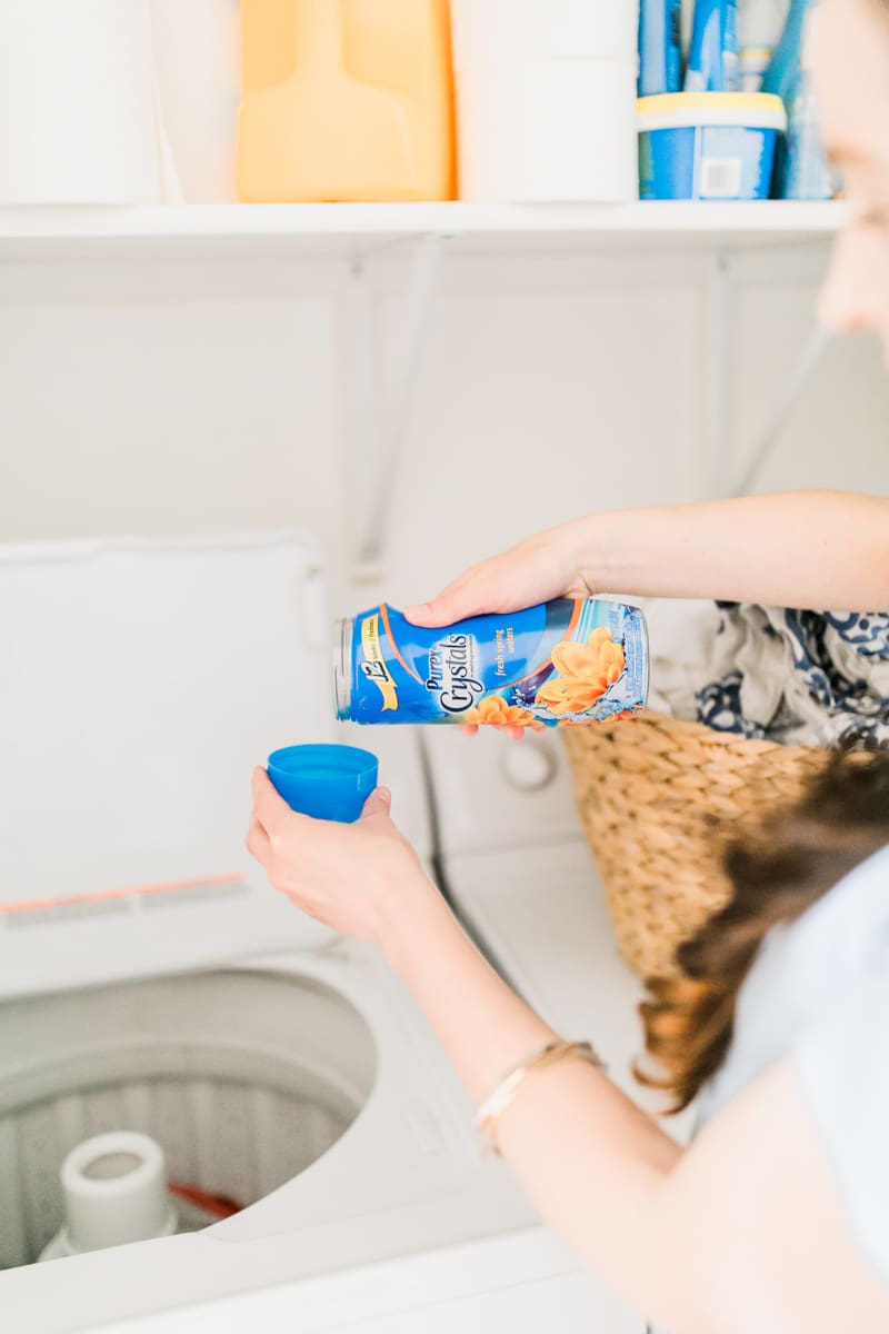 How to keep your clothes smelling fresh (even with pets) with Purex Crystals by southern blogger and dog mom Stephanie Ziajka from Diary of a Debutante, dog owner laundry hacks, pet odor removal, remove pet odor in laundry, pet laundry, laundry with pets, best laundry detergent for pet odor, add to laundry to remove odor, cute golden retriever in laundry, Purex Crystals review