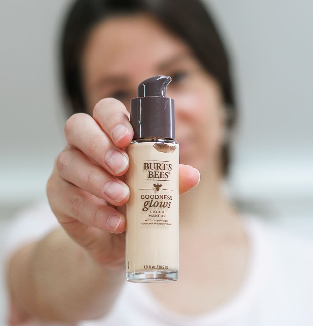 Minimal Makeup Routine, Burt's Bees Minimal Makeup Routine: 7 Cruelty-Free Steps to Looking More Awake by beauty blogger Stephanie Ziajka from Diary of a Debutante, simple makeup routine for school, cruelty free makeup routine, Burt's Bees makeup, Burt's Bees Goodness Glows Liquid Makeup