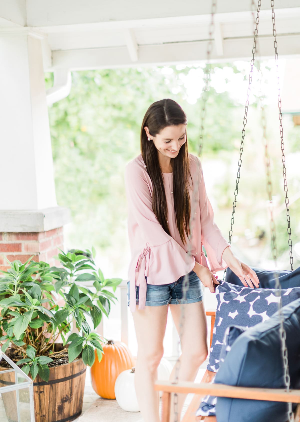 How to Make a Rental Feel Like Home: 5 Easy Decorating Tips for Renters from southern lifestyle blogger Stephanie Ziajka from Diary of a Debutante, front porch decor ideas, CORT Furniture Rental review, decorating hacks for renters