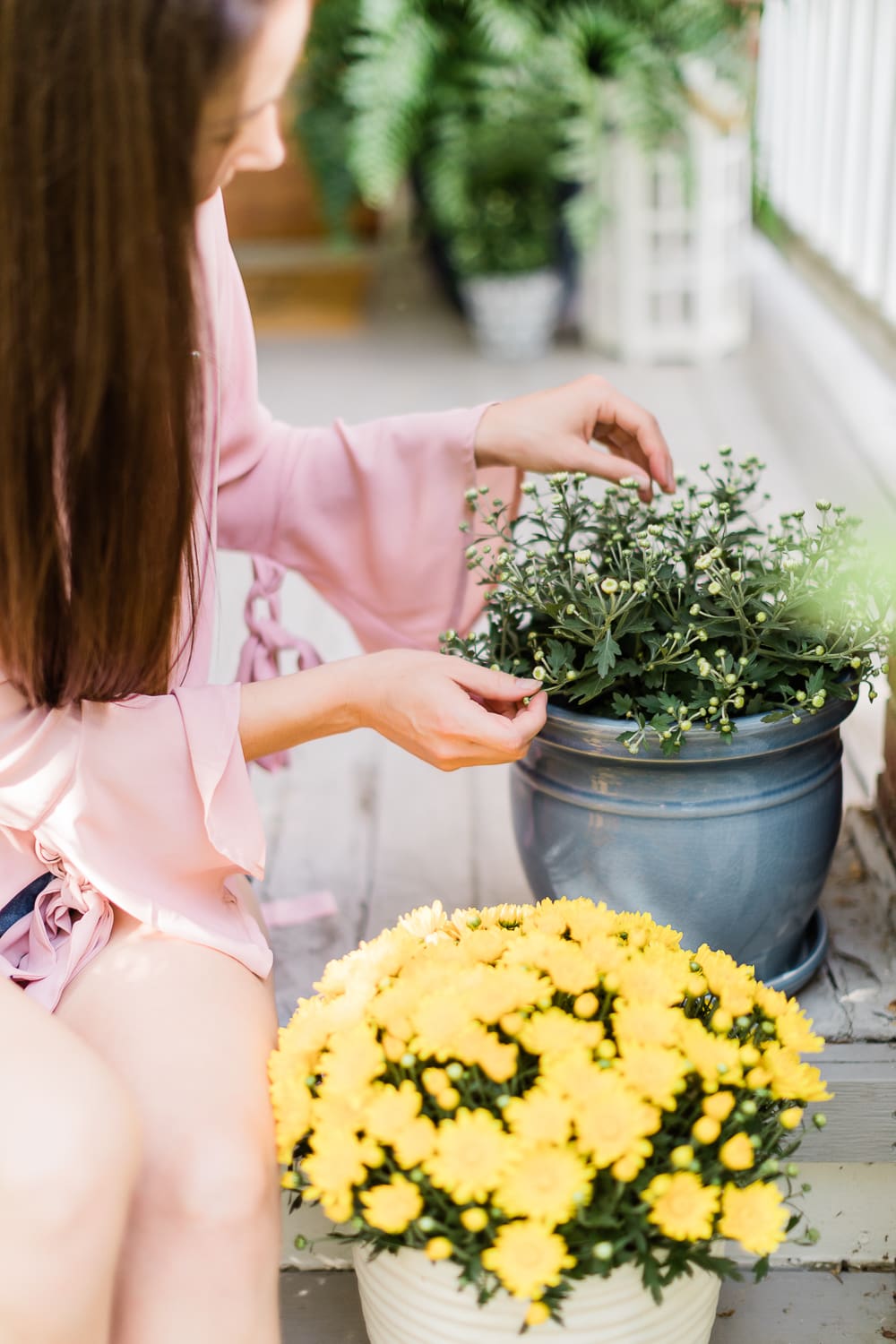 How to Make a Rental Feel Like Home: 5 Easy Decorating Tips for Renters from southern lifestyle blogger Stephanie Ziajka from Diary of a Debutante, front porch decor ideas, CORT Furniture Rental review, decorating hacks for renters