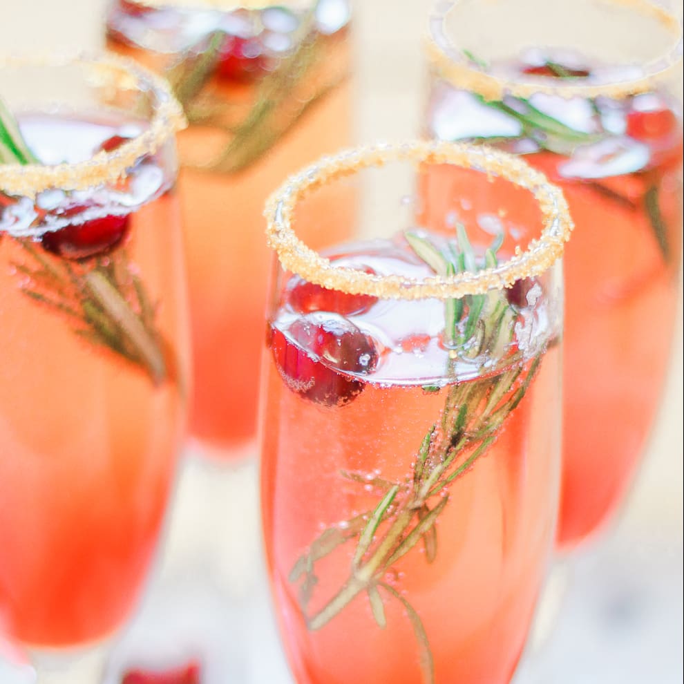 Ombré Cranberry Sparkler: A Cranberry Gin Cocktail for the Holidays by southern lifestyle blogger Stephanie Ziajka from Diary of a Debutante, Lunetta Prosecco review, fresh cranberry cocktail, red ombre cocktail