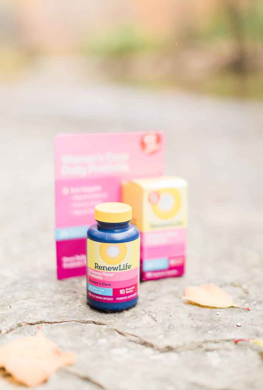 Holiday Hacks: 6 Ways to Reduce Bloating Naturally by southern lifestyle blogger and body positivity advocate Stephanie Ziajka from Diary of a Debutante, Renew Life probiotics review, Renew Life probiotics at Sam's Club, how to reduce stomach bloating around the holidays, 6 natural things to help with bloating, how to reduce bloating