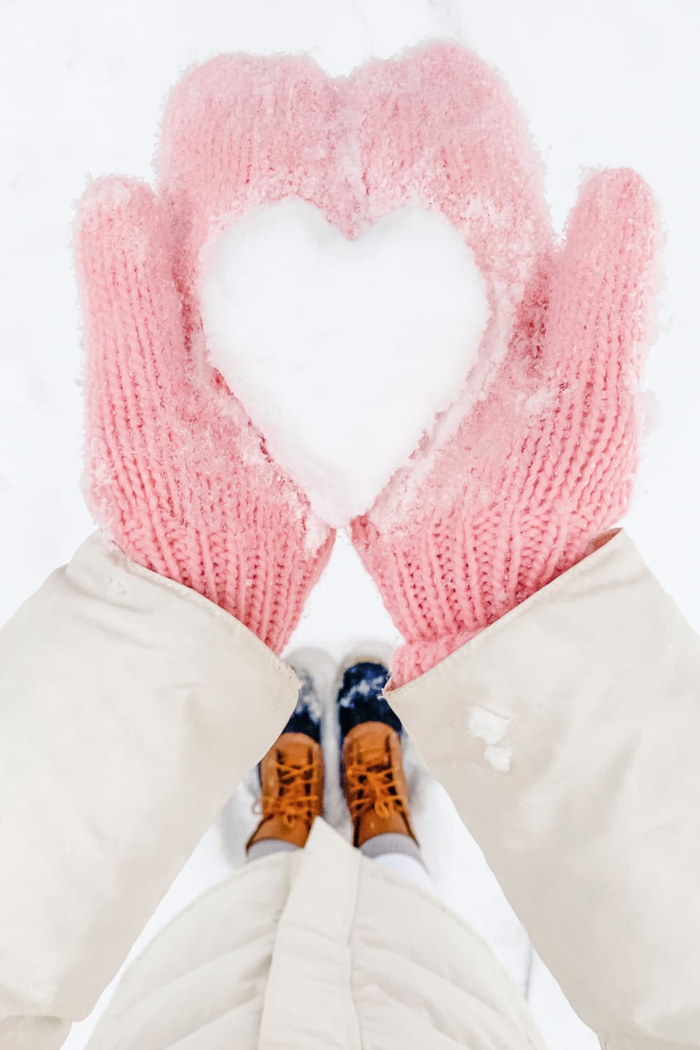 Best of January: 10 Things I Loved in January 2019 by popular affordable fashion and southern lifestyle blogger Stephanie Ziajka from Diary of a Debutante, heart shaped snowball picture, cute heart snowball in mittens picture Best of January: 10 Things I Loved in January 2019 by popular affordable fashion and southern lifestyle blogger Stephanie Ziajka from Diary of a Debutante, heart shaped snowball picture, cute heart snowball in mittens picture