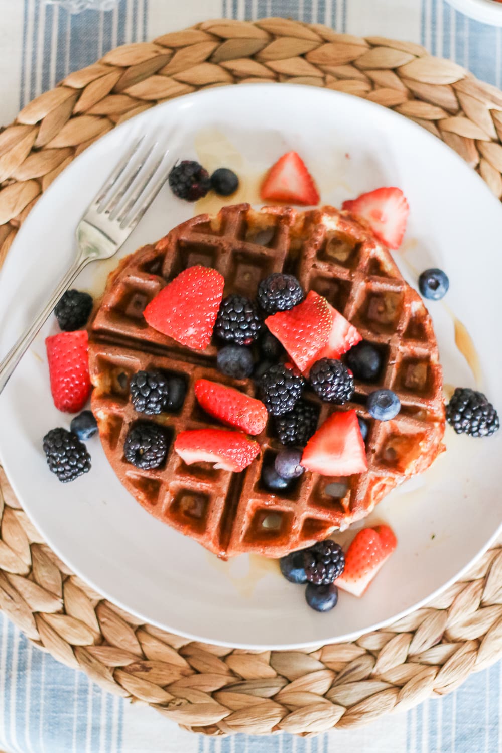 Oatmeal Protein Waffles Recipe, Easy Protein Waffles Recipe for Meal Prepping by Stephanie Ziajka from the healthy southern lifestyle blog Diary of a Debutante, protein waffles recipe easy, protein waffles low carb, protein waffles with oatmeal, cottage cheese, eggs, and egg whites