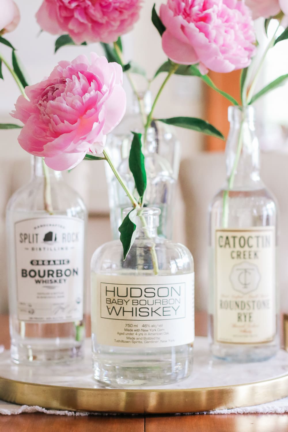 DIY Peony Centerpiece by popular southern lifestyle blogger Stephanie Ziajka on Diary of a Debutante, rustic centerpiece idea with peonies, minimalist rustic flower arrangement with peonies, cheap wedding table centerpieces, rustic home decor ideas