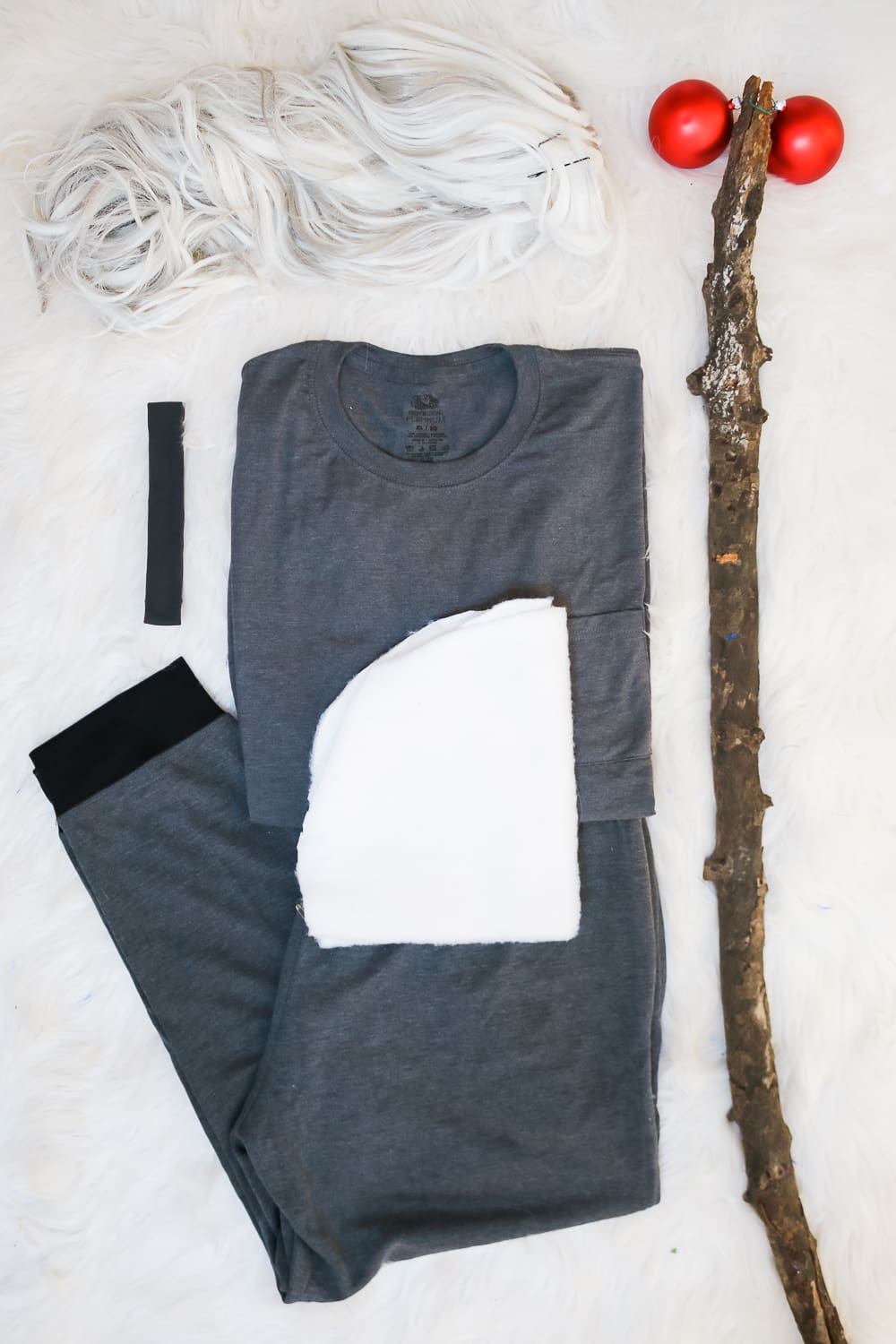 DIY Raffiki costume for men by popular DIY blogger Stephanie Ziajka on Diary of a Debutante, DIY Lion King costume, DIY Raffiki Lion King costume tutorial, DIY Lion King costumes for men, Lion King costume for men