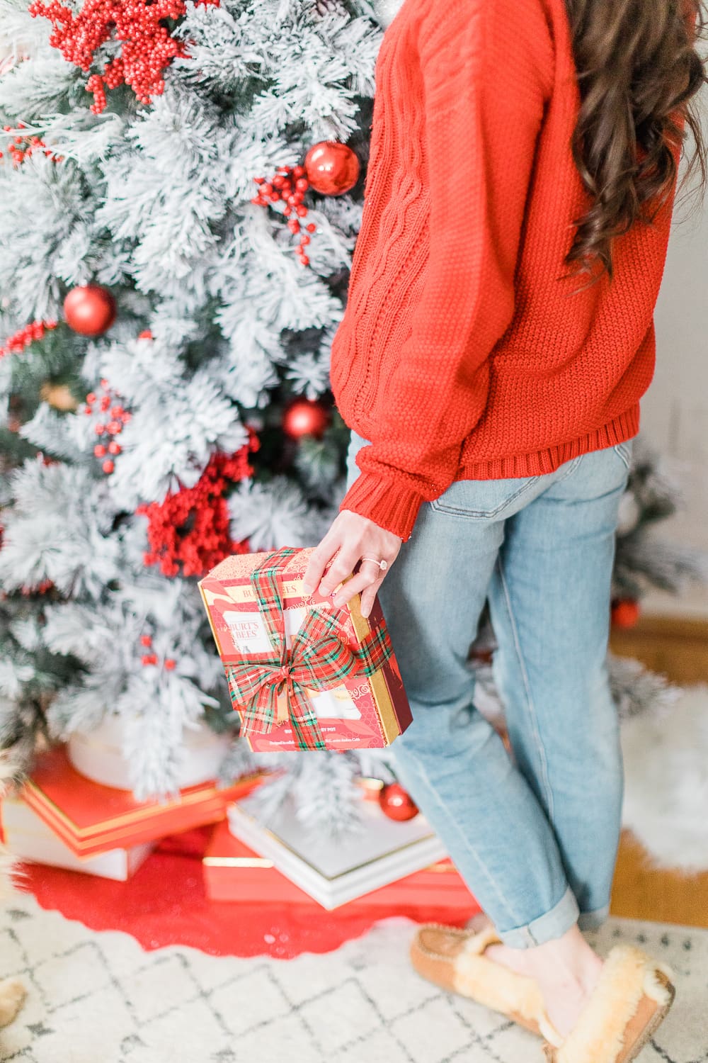 best burt's bees gift sets, Burt's Bees Honey Pot Holiday Gift Set, best burt's bees holiday stocking stuffers, best burt's bees under $20, stocking stuffers for tweens under $20