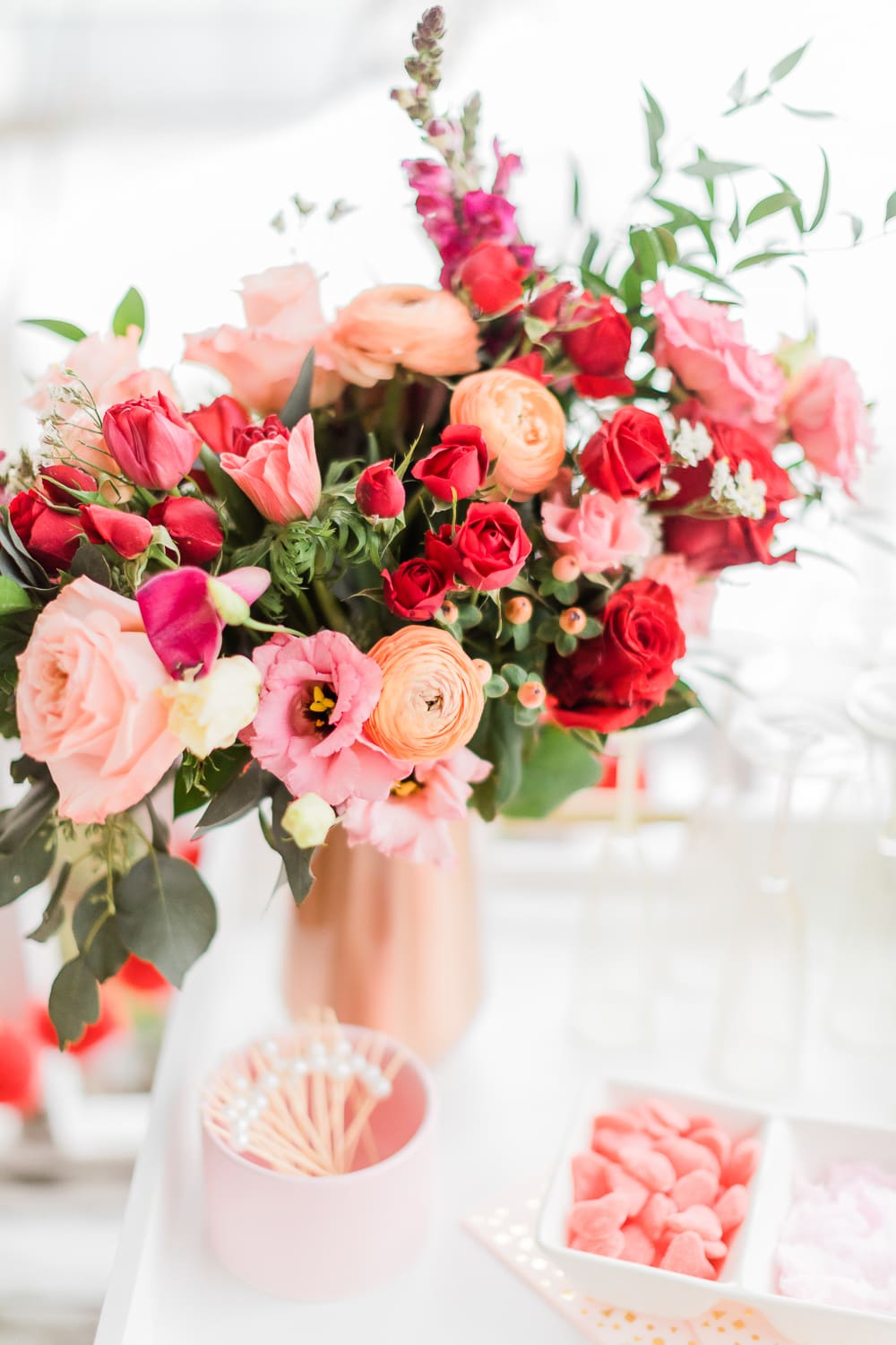 Farmgirl Flowers Vase Vase Baby Maxi, Farmgirl Flowers Valentines bouquet, Galentines floral arrangement, popular entertaining blog Diary of a Debutante, popular entertaining blogger Stephanie Ziajka