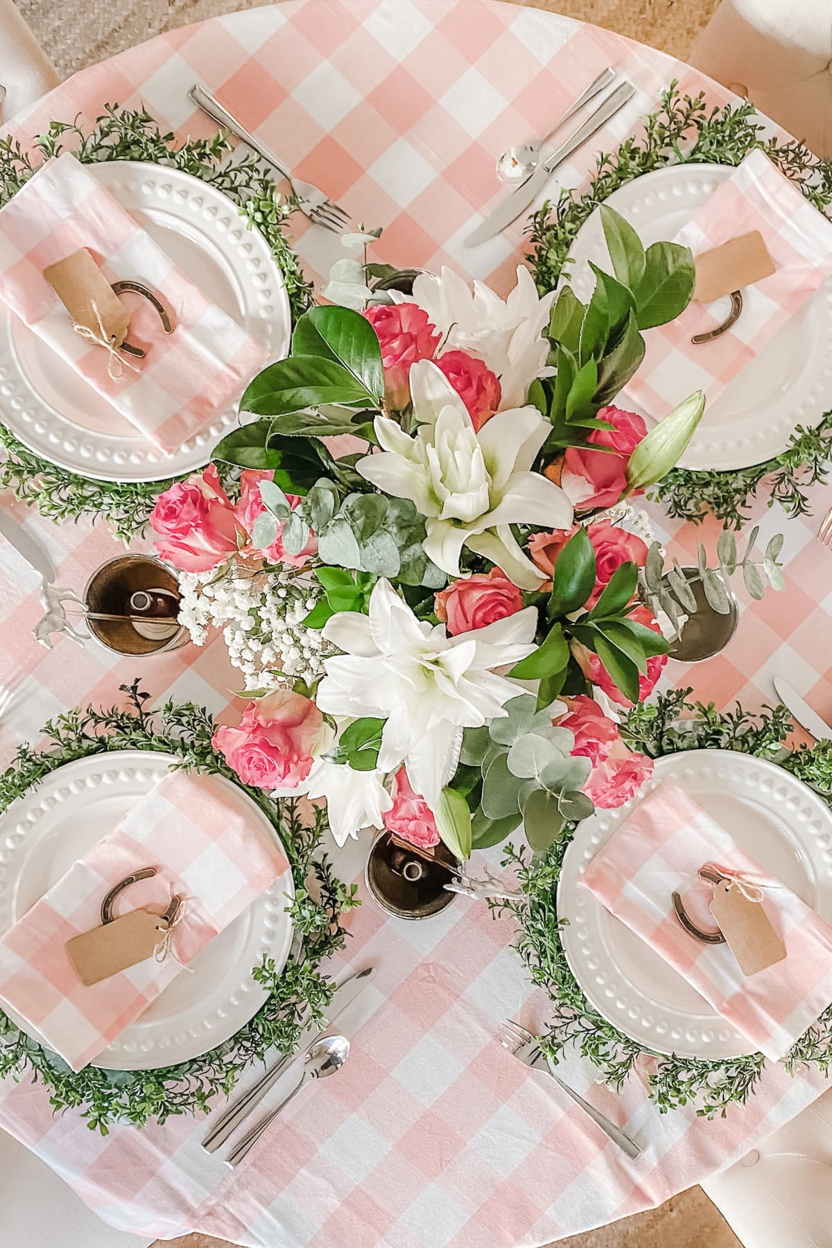 Derby Day tablescape designed by entertaining blogger Stephanie Ziajka on Diary of a Debutante