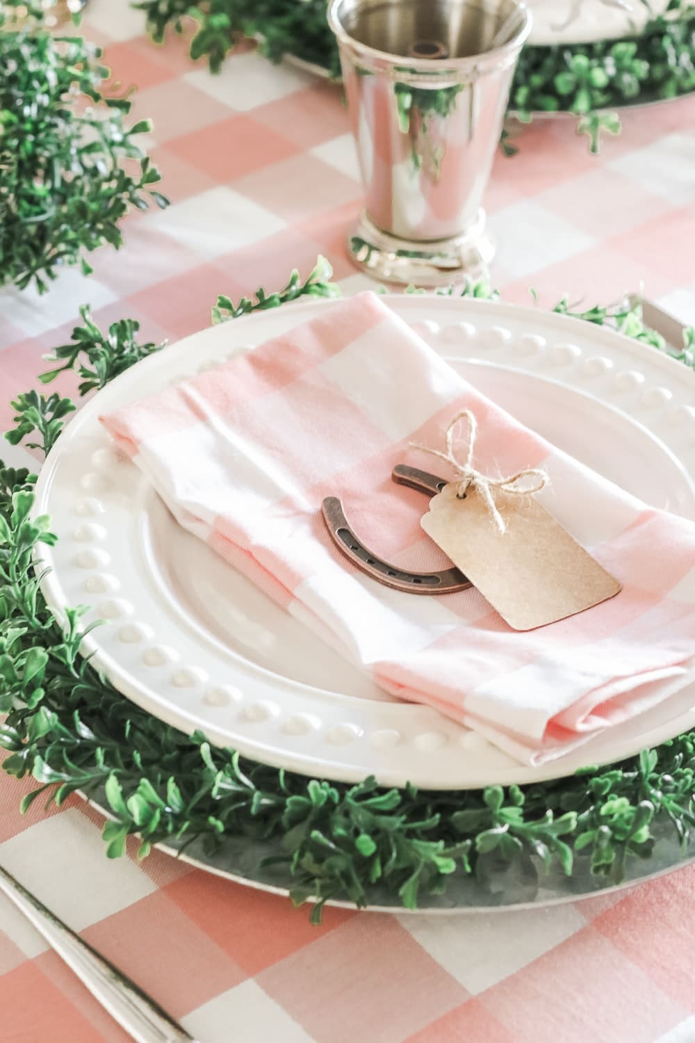 Entertaining blogger Stephanie Ziajka shares some cute Kentucky Derby themed party favors and Derby Day table decor on Diary of a Debutante
