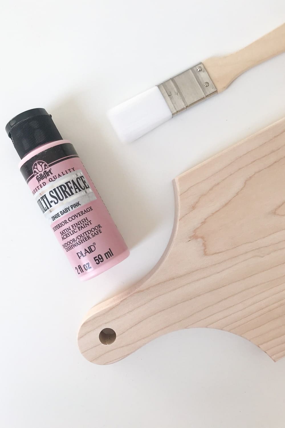 Blogger Stephanie Ziajka shows how to make a wooden serving board on Diary of a Debutante