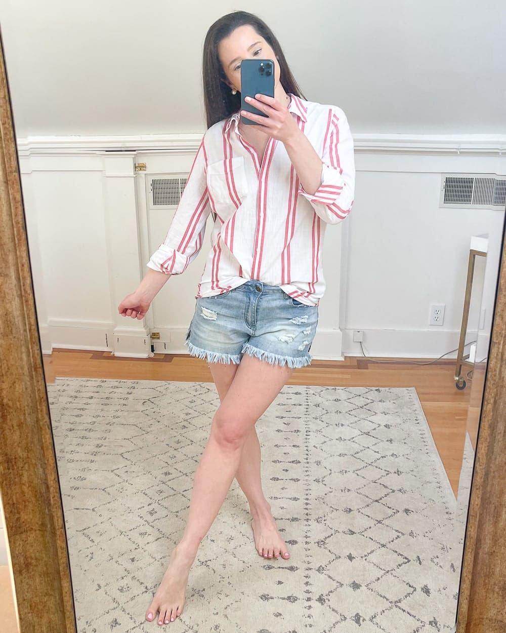 Amazon Goodthreads Women's Washed Cotton Boyfriend Tunic in White Cardinal Double Stripe worn by affordable fashion blogger Stephanie Ziajka on Diary of a Debutante