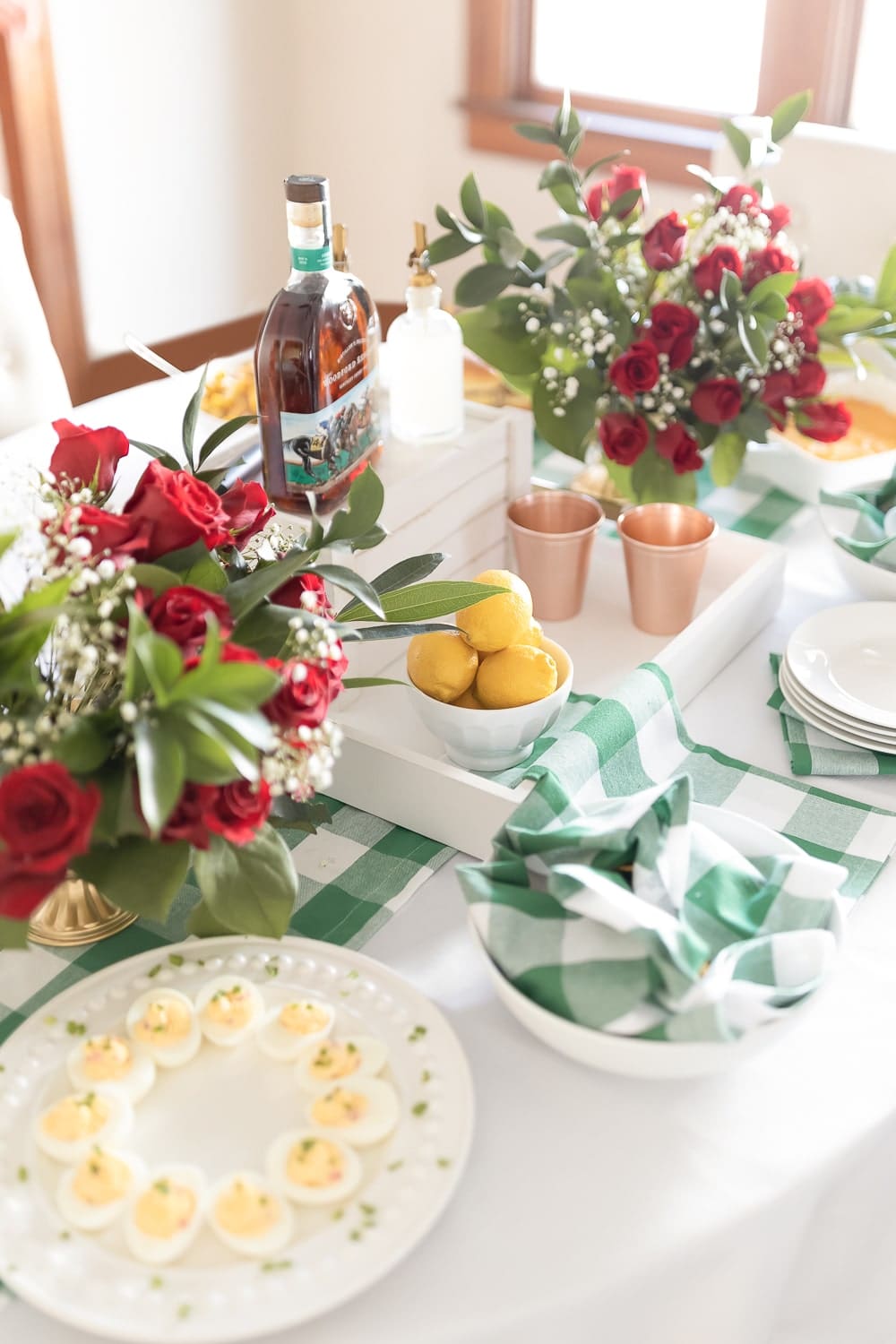 Southern entertaining blogger Stephanie Ziajka shares Kentucky Derby decoration ideas on Diary of a Debutante