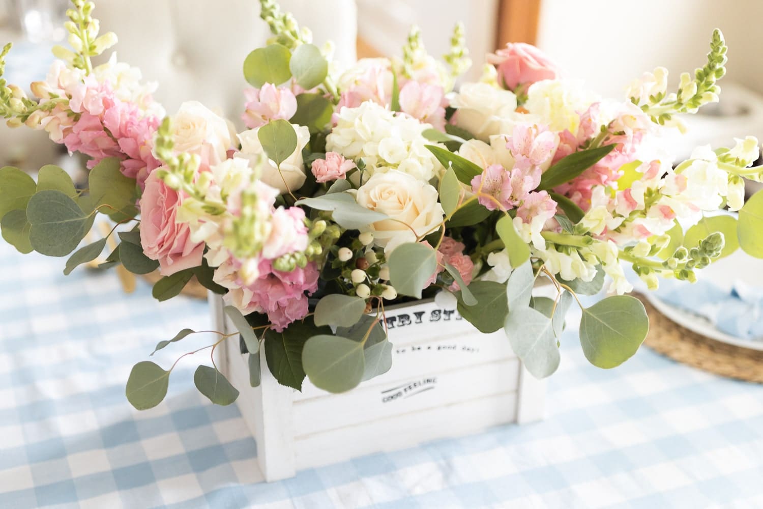 Low spring snapdragon centerpiece designed for a Mother's Day tablescape by blogger Stephanie Ziajka on Diary of a Debutante