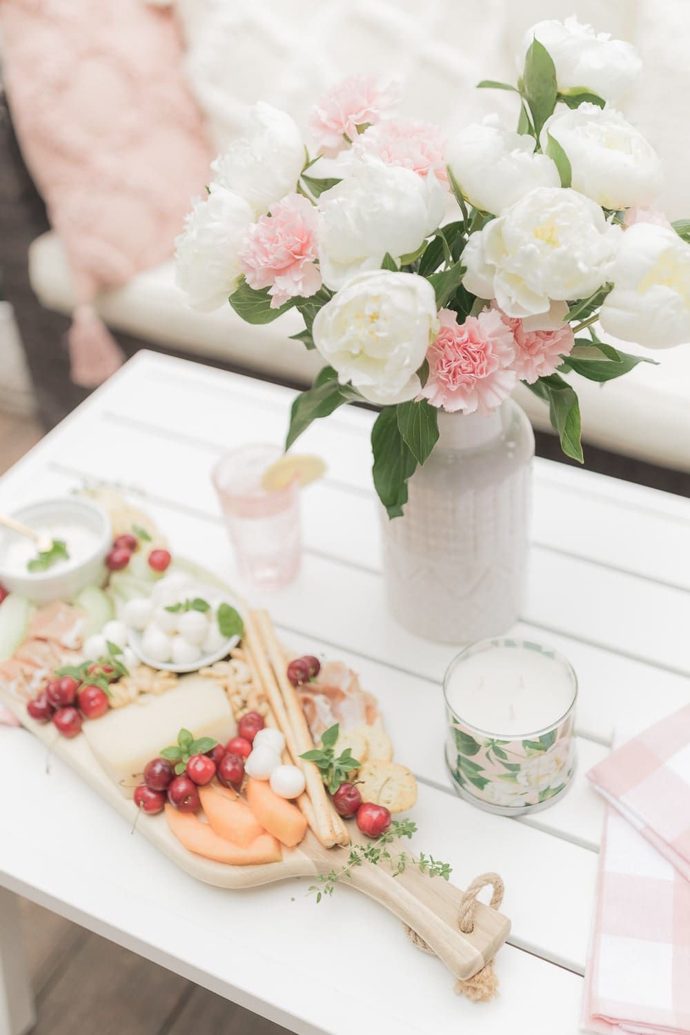 Best Walmart home decor finds for summer rounded up by blogger Stephanie Ziajka on Diary of a Debutante