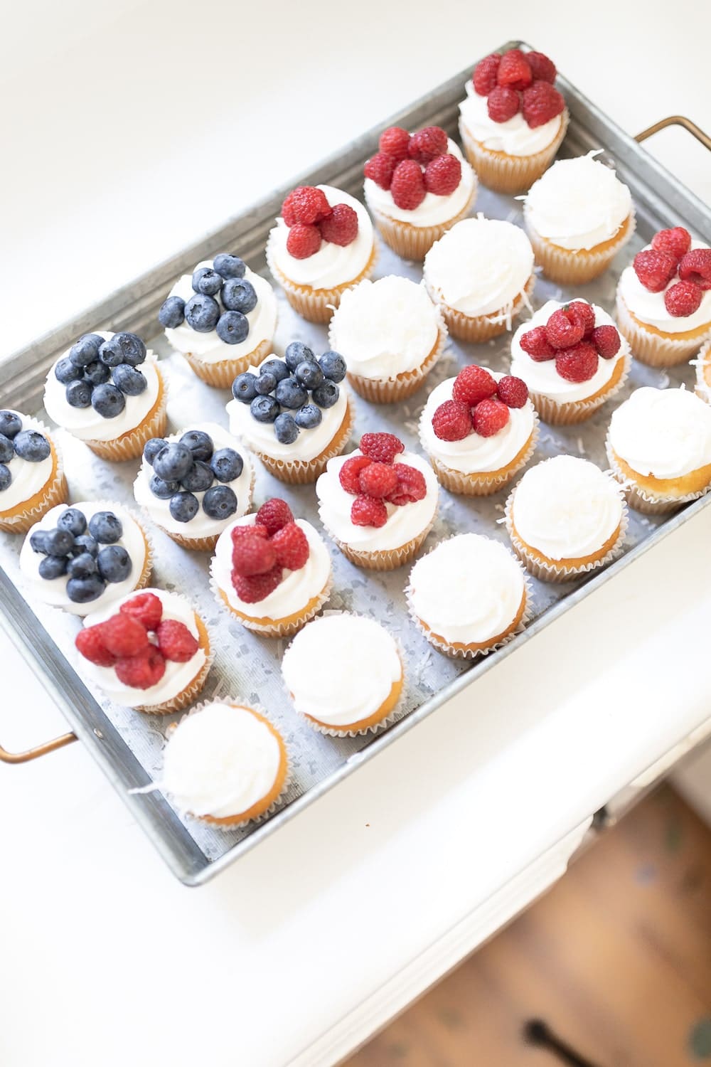 Entertaining blogger Stephanie Ziajka shares her top summer entertaining tips on Diary of a Debutante