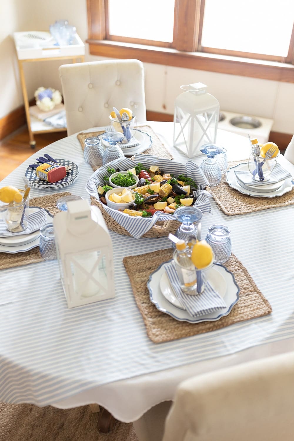 Clambake tablescape designed by blogger Stephanie Ziajka on Diary of a Debutante Clambake tablescape designed by blogger Stephanie Ziajka on Diary of a Debutante