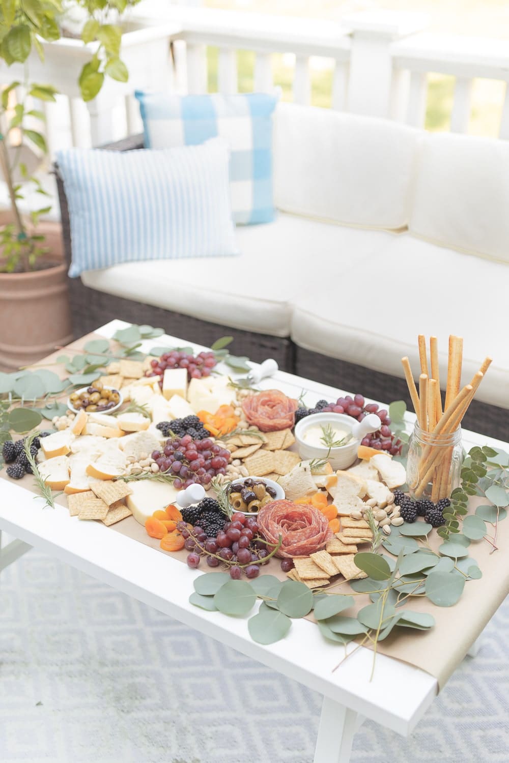 Affordable grazing table ideas from blogger Stephanie Ziajka on Diary of a Debutante