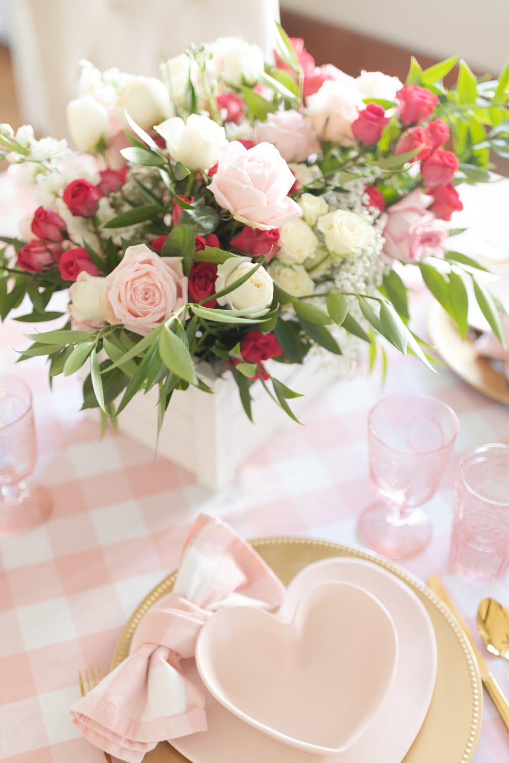 Easy Valentine's Day flower arrangement designed by blogger Stephanie Ziajka on Diary of a Debutante