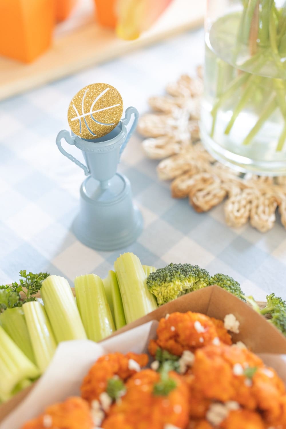 Basketball themed party decorations created by blogger Stephanie Ziajka on Diary of a Debutante