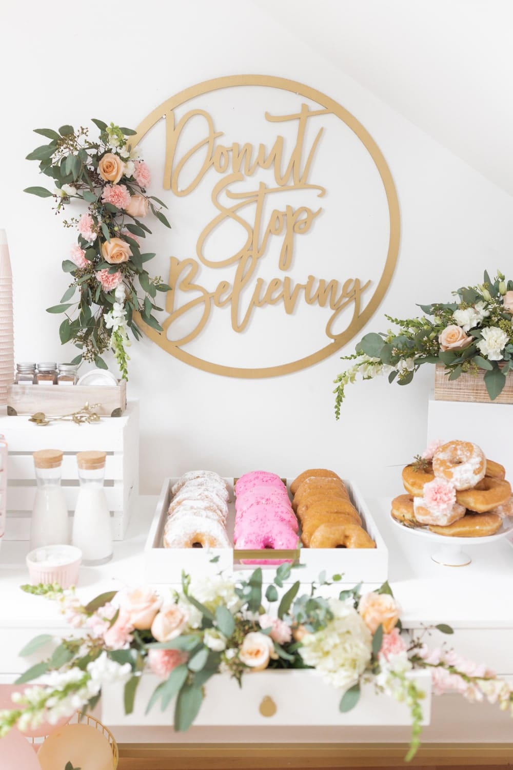 Graduation party decoration ideas from blogger Stephanie Ziajka on Diary of a Debutante